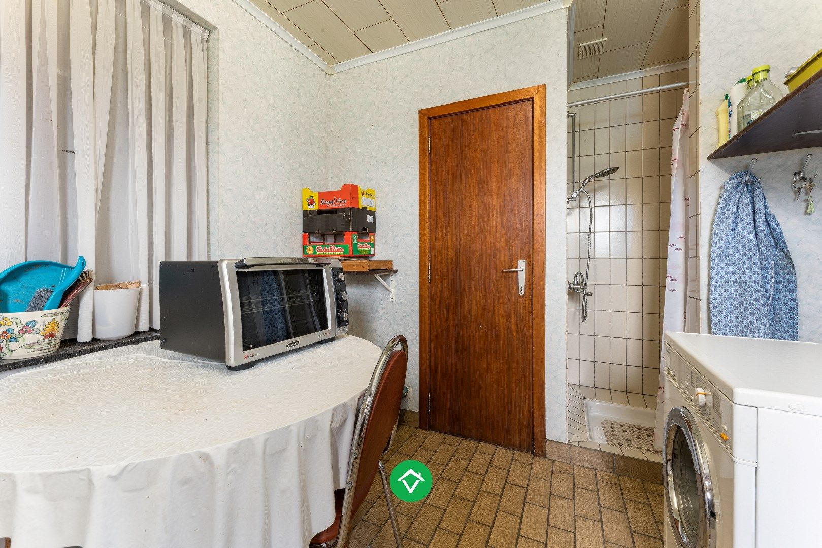 Alleenstaande woning met drie slaapkamers en dubbele inpandige garage te huur foto 8