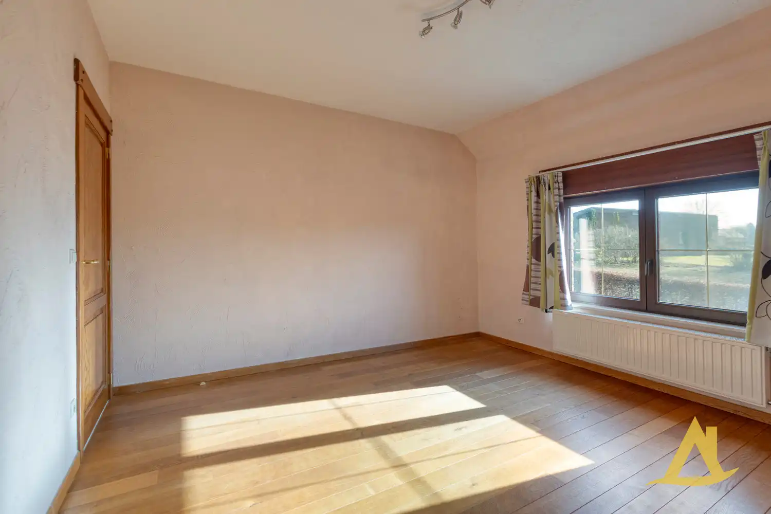 LANDELIJKE WONING IN EEN RUSTIG STRAATJE TE BEKKEVOORT! foto 28