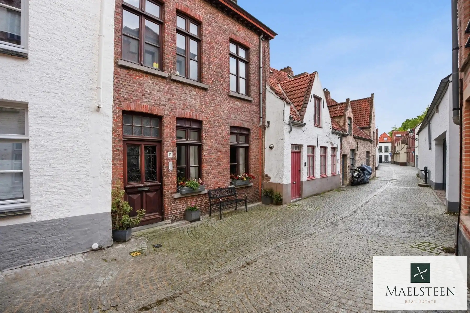 Op te frissen woning in het hart van Brugge centrum foto 5