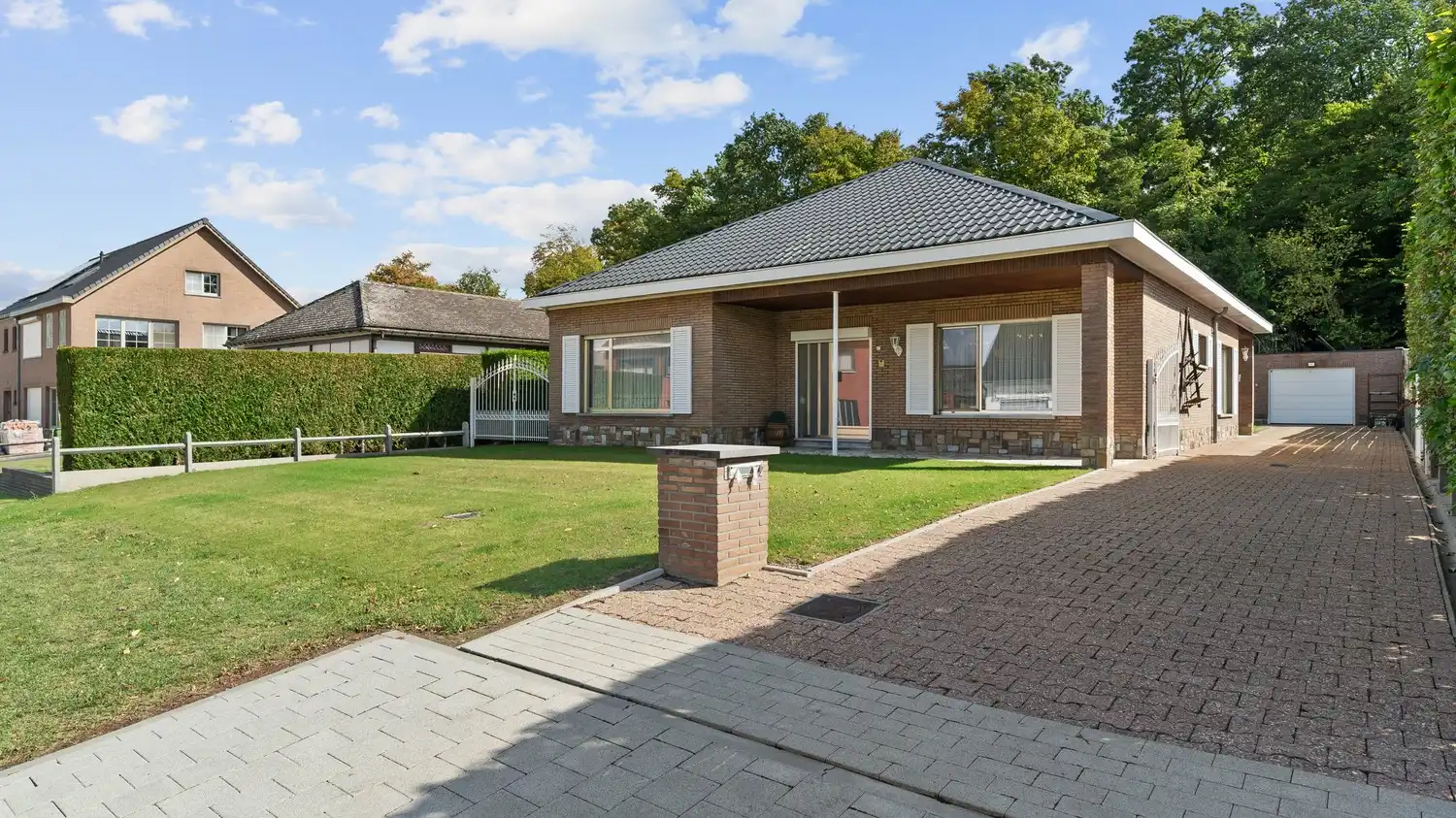 Hoofdfoto van de publicatie: Gelijkvloerse woning met 3 slaapkamers en mooie tuin te Nieuwerkerken