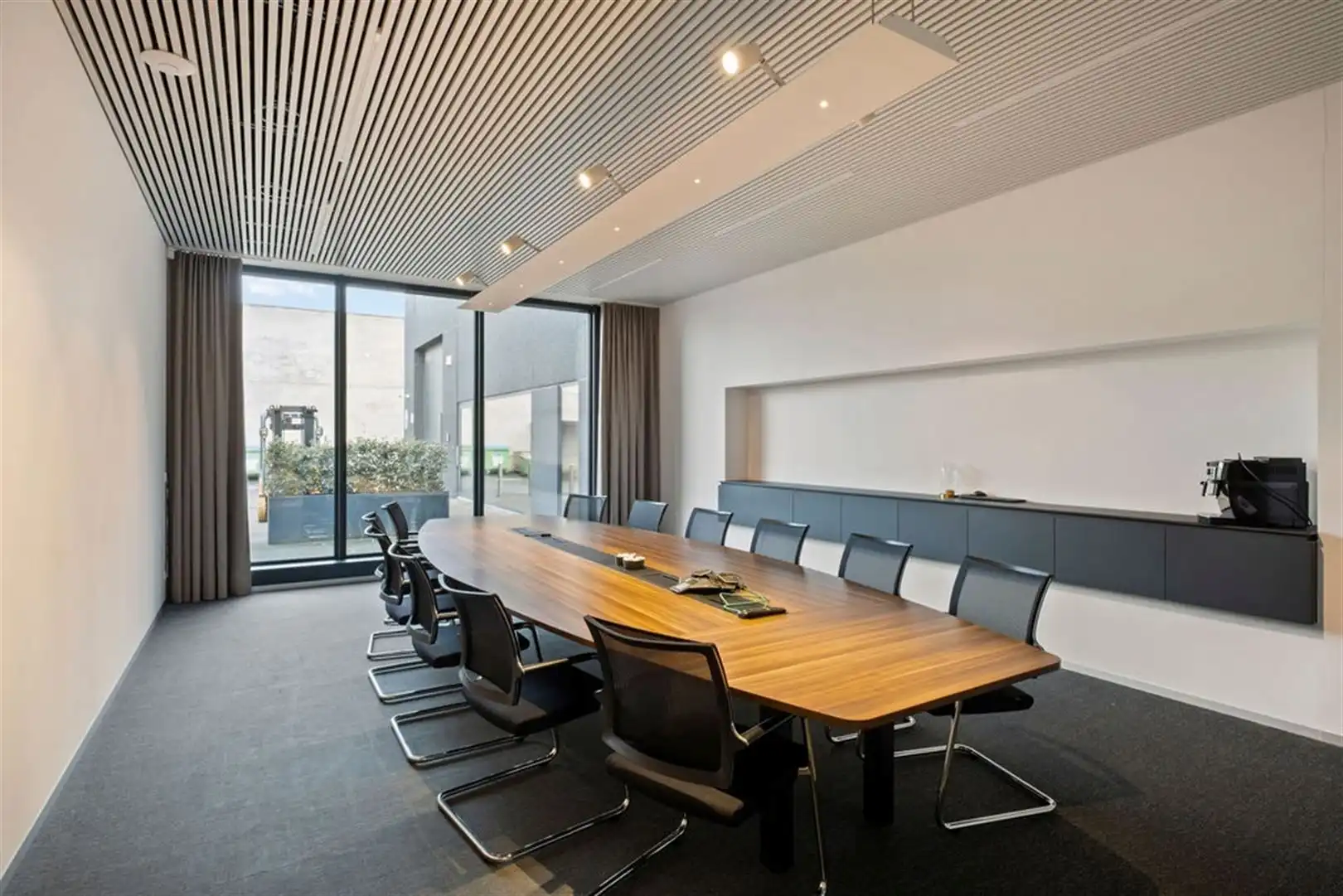 Magazijn met kantoren zichtlocatie E17 foto 18