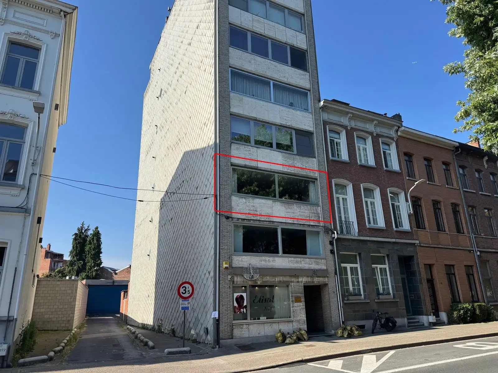 Appartement foto {{pictureIndex}}