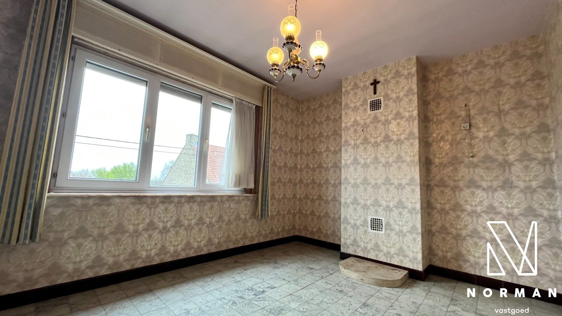 Sterke woning met mogelijks 5 kamers, 2 garages op 473 m² foto 11