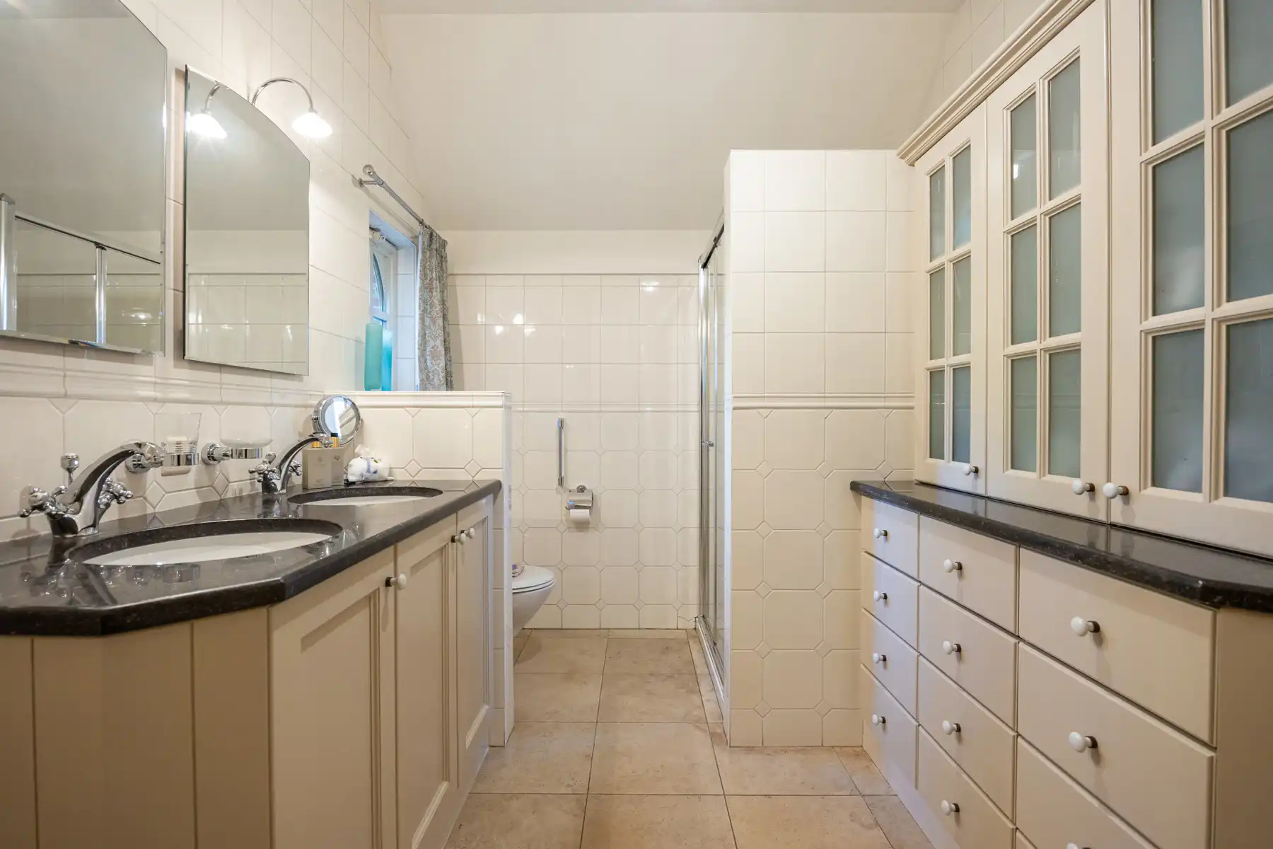 Ruime villawoning met 4 slaapkamers en noordoost georiënteerde tuin op een perceel van ca 6.155m² op een rustige locatie in Hoogstraten (Meerle). foto 10