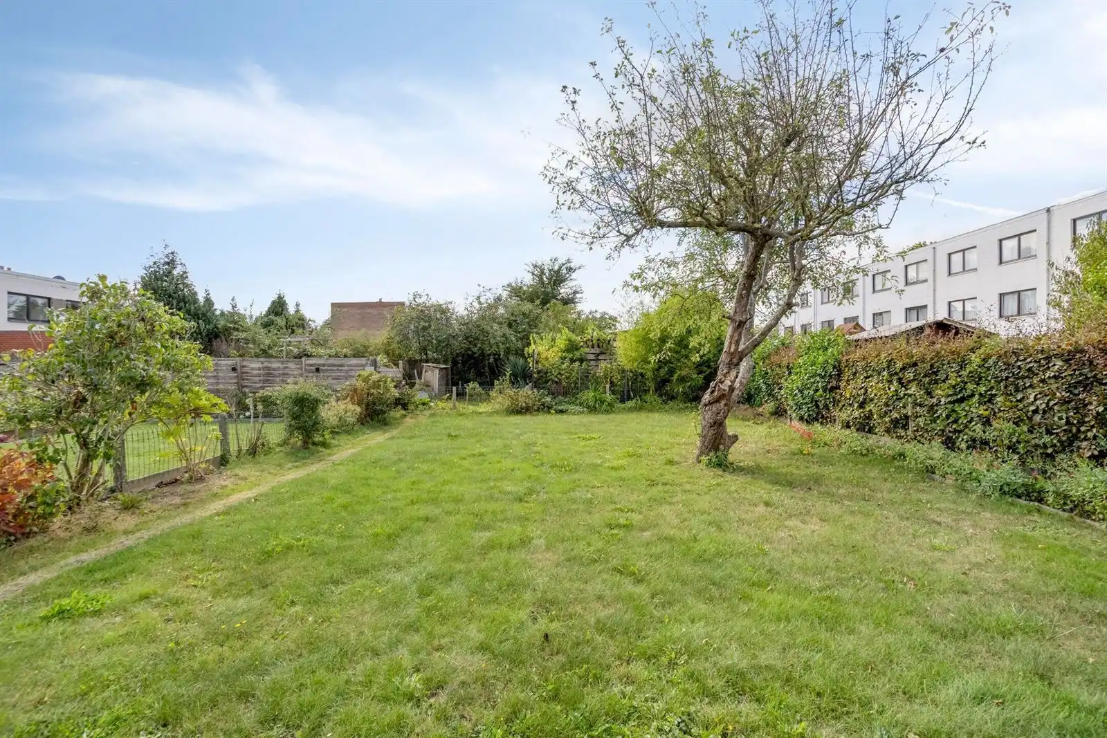 3-gevelwoning met 3 slaapkamers, garage en tuin foto 23