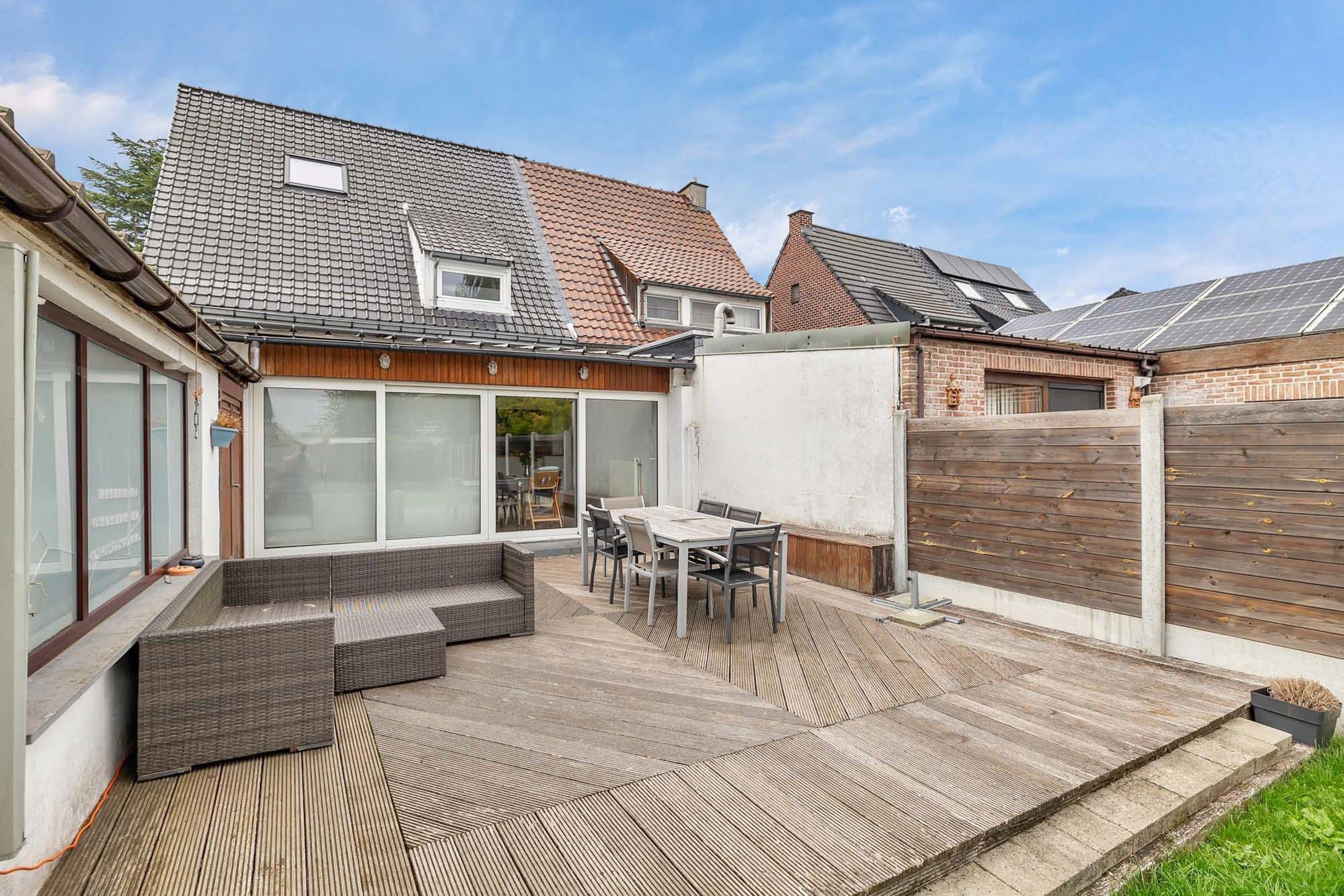 Instapklare woning met tuin en garage in rustige straat  foto 23
