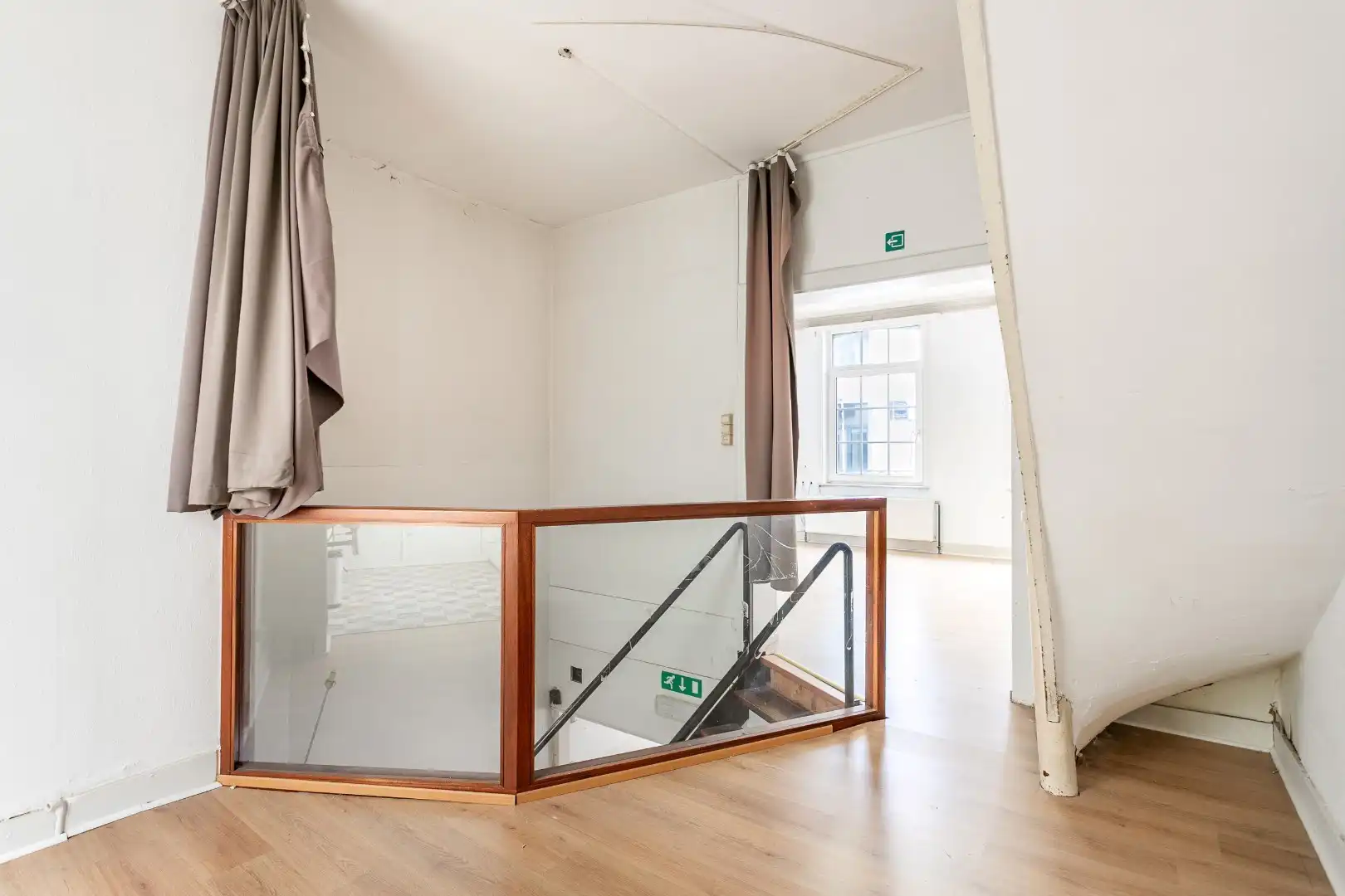 Handelshuis én appartement centrum Halle foto 7