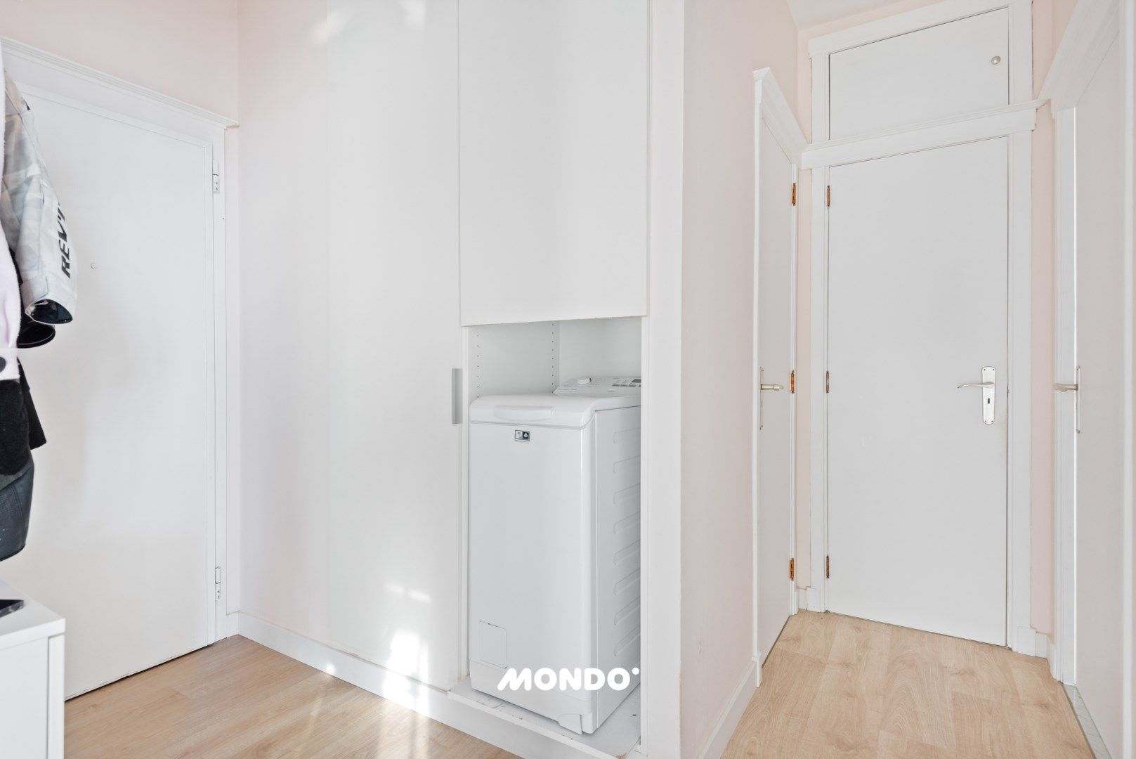 Gerenoveerd appartement met een mooi uitzicht! foto 8