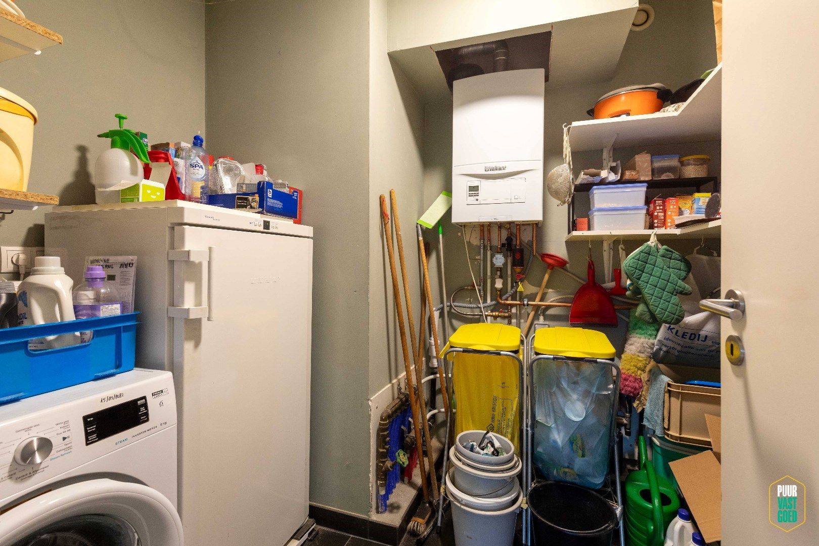 Super energiezuinig en recent appartement met zonneterras en twee slaapkamers nabij de Damse Vaart foto 14