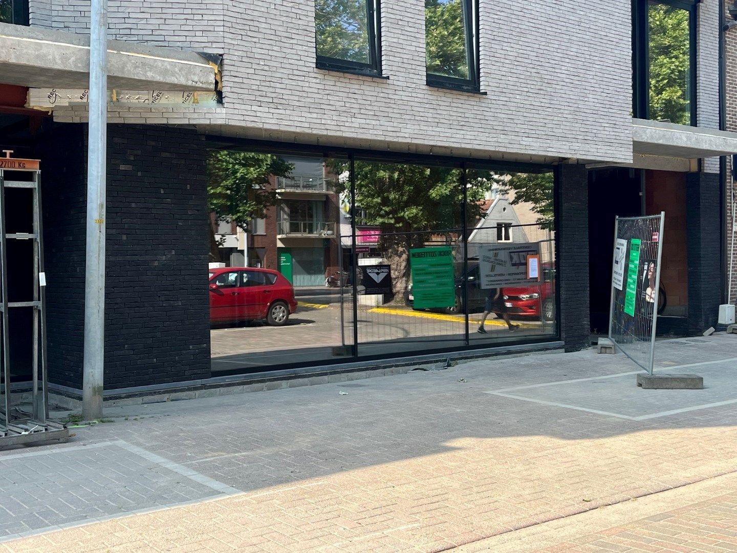 Handelsruimte van 71m² met topligging Groenlaan! foto 4