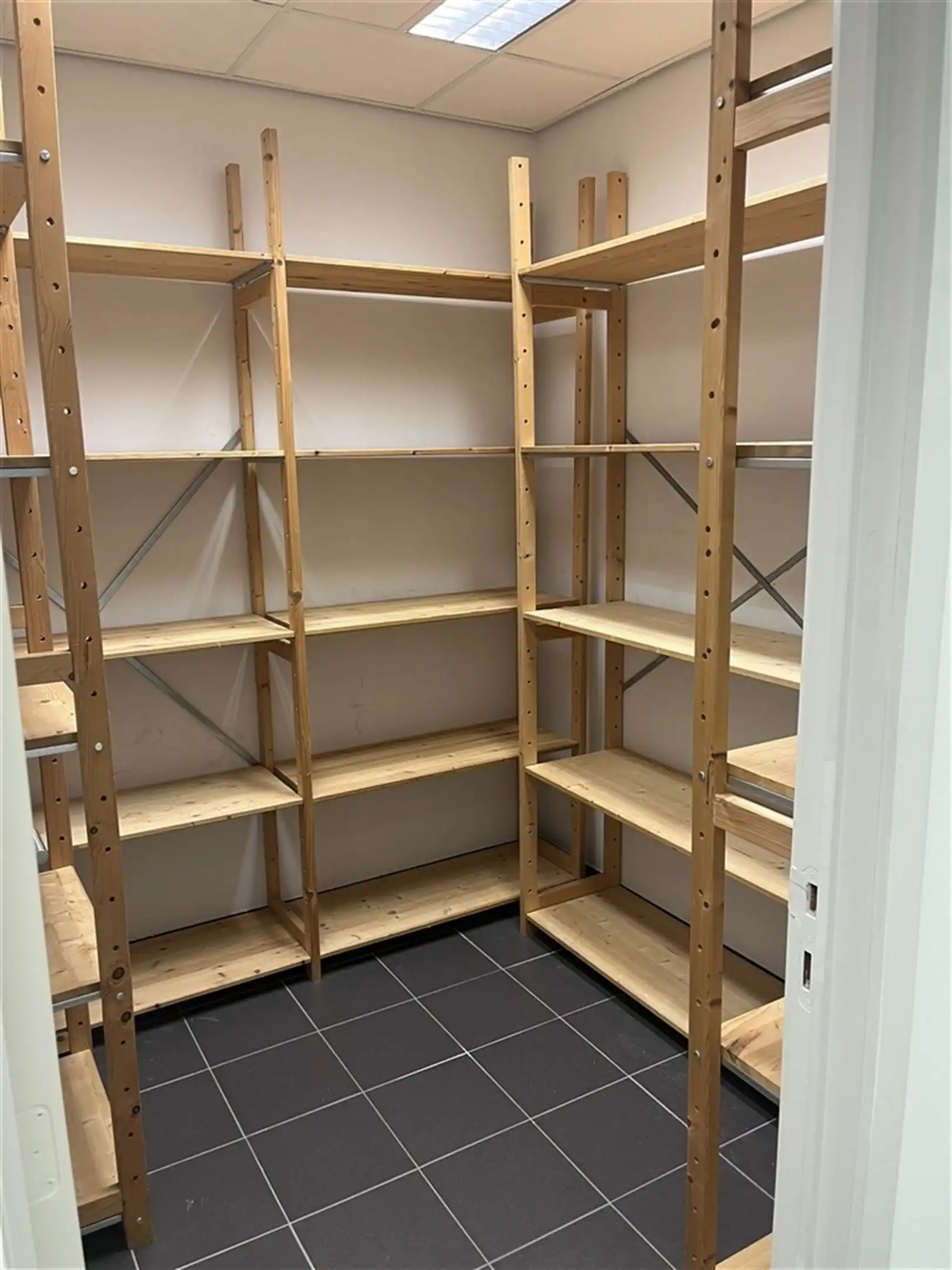 Kantoorgebouw foto 14