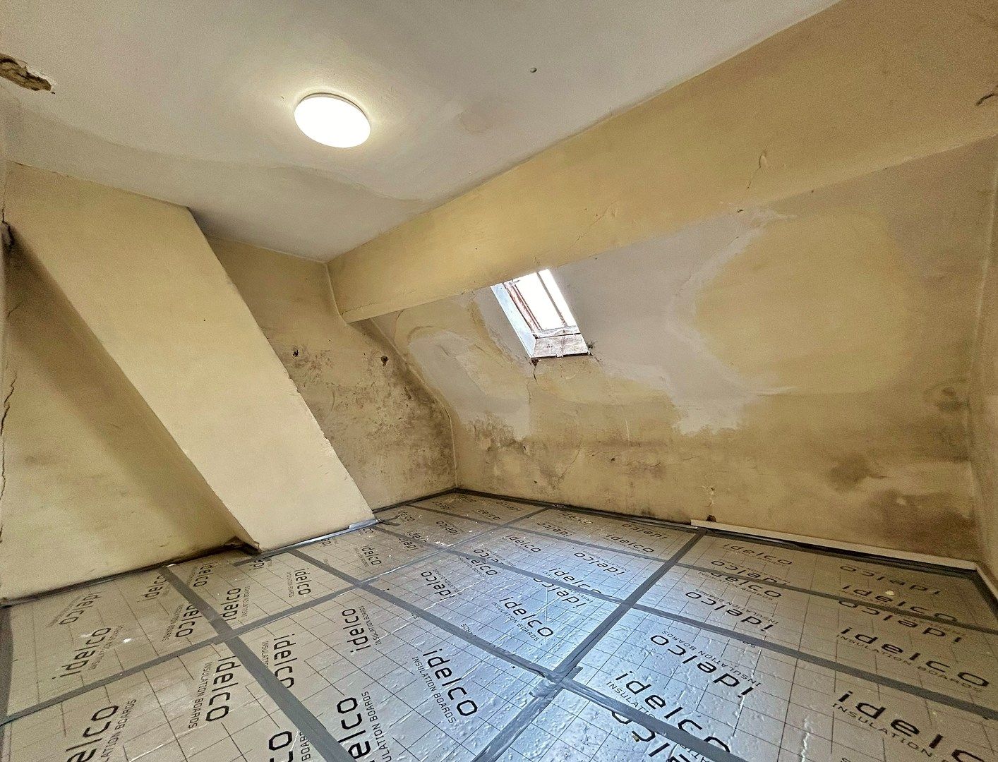 Gezellige rijwoning met koer in het centrum van Ieper foto 11