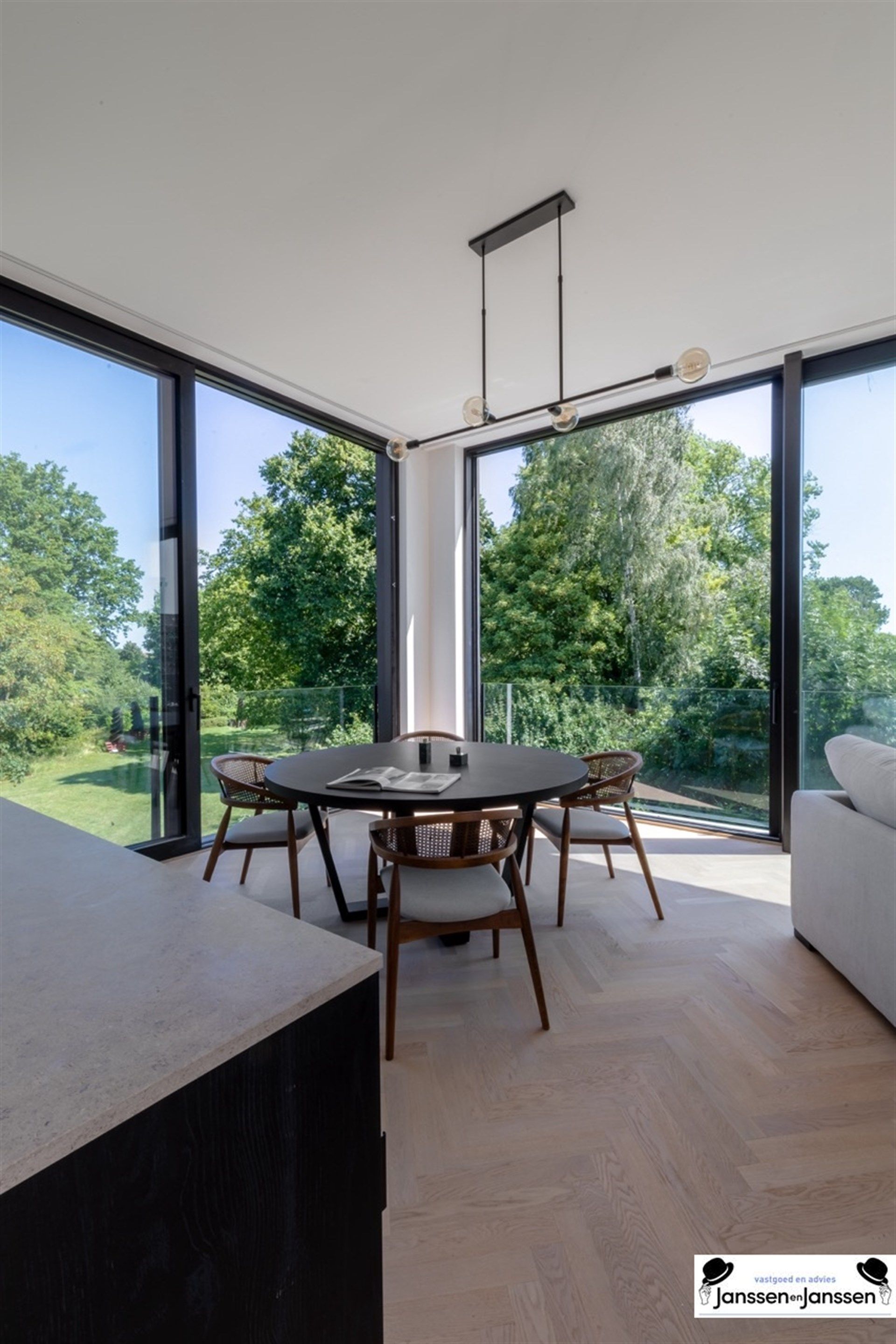 Prachtig appartement van 135 m² met 53 m² terras in Kasteelvilla Hortensia foto 6