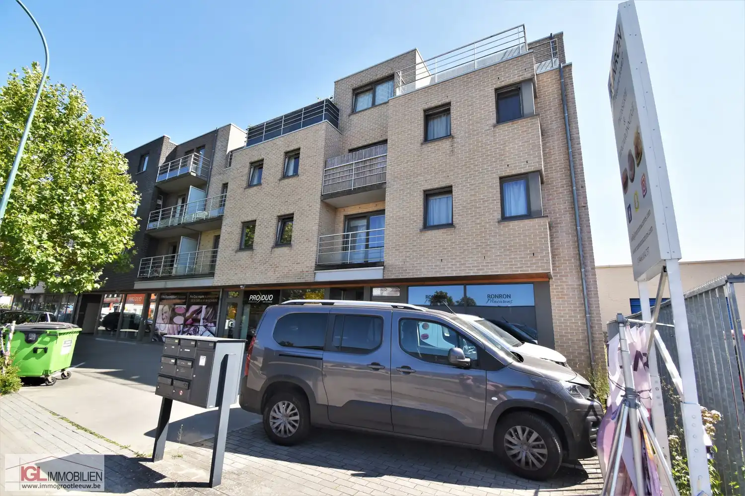 Handelspand met ondergrondse opslagplaats en 5 staplaatsen foto {{pictureIndex}}