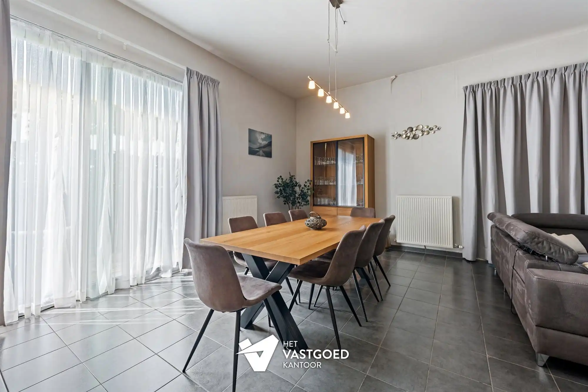 PRACHTIG GELEGEN GELIJKVLOERS APPARTEMENT MET 1 SLAAPKAMER EN ZEER RUIM TERRAS AAN DE KEMPISCHE KAAI TE HASSELT foto 11