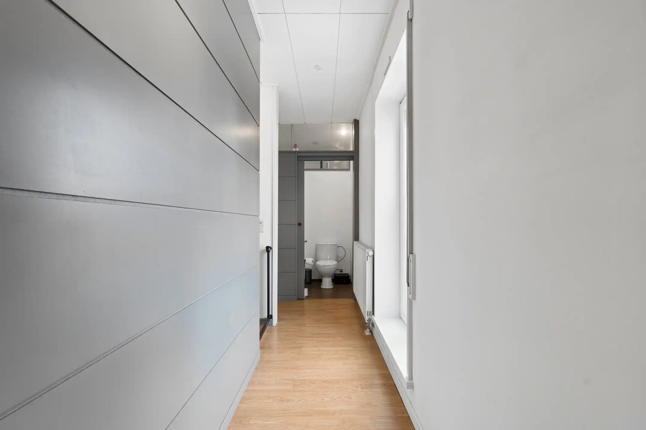 Gezinswoning met 4 slaapkamers en aanpalend magazijn foto 13