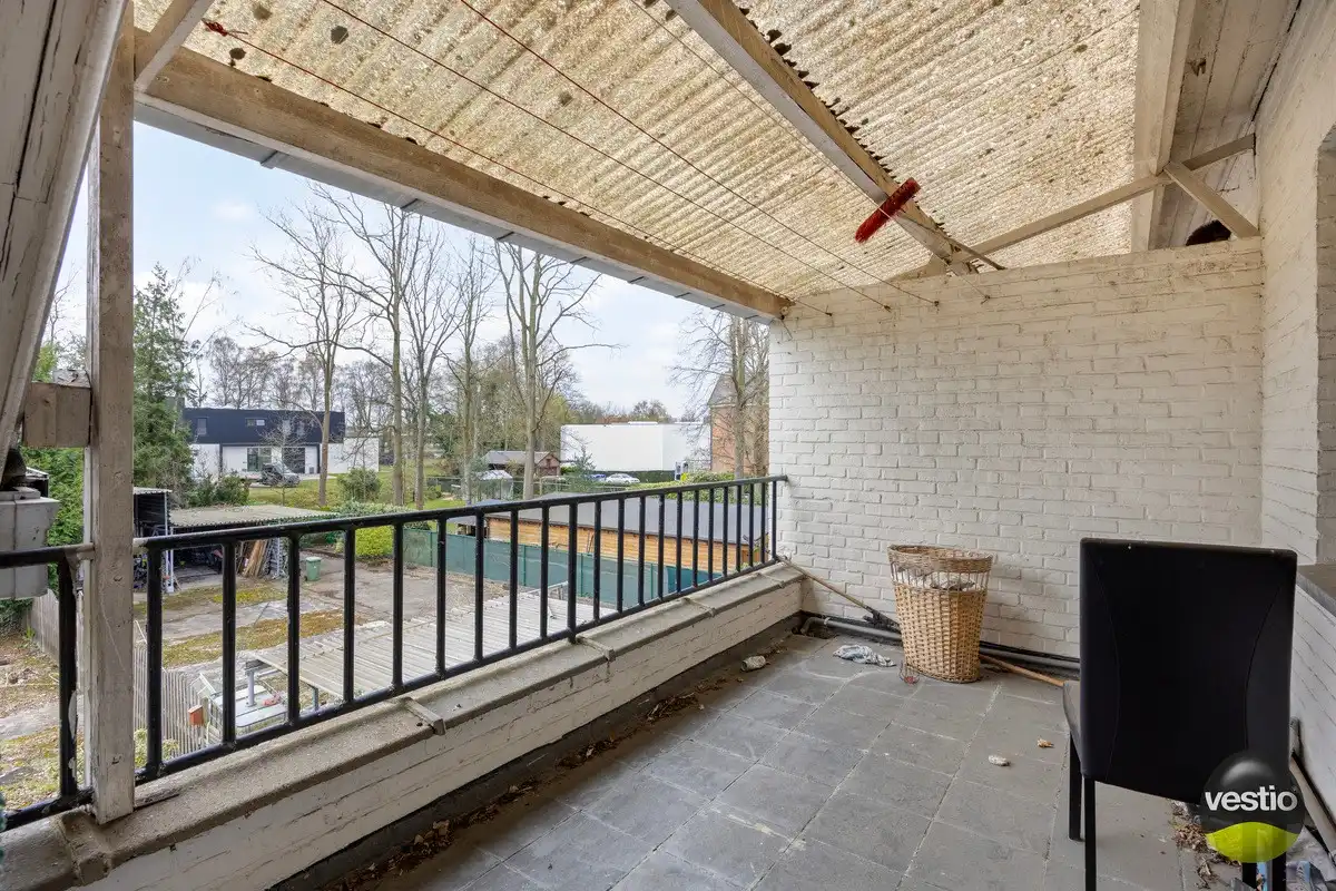 Ruime te renoveren woning met 3 slaapkamers op vlot bereikbare ligging (Genkersteenweg). foto 14