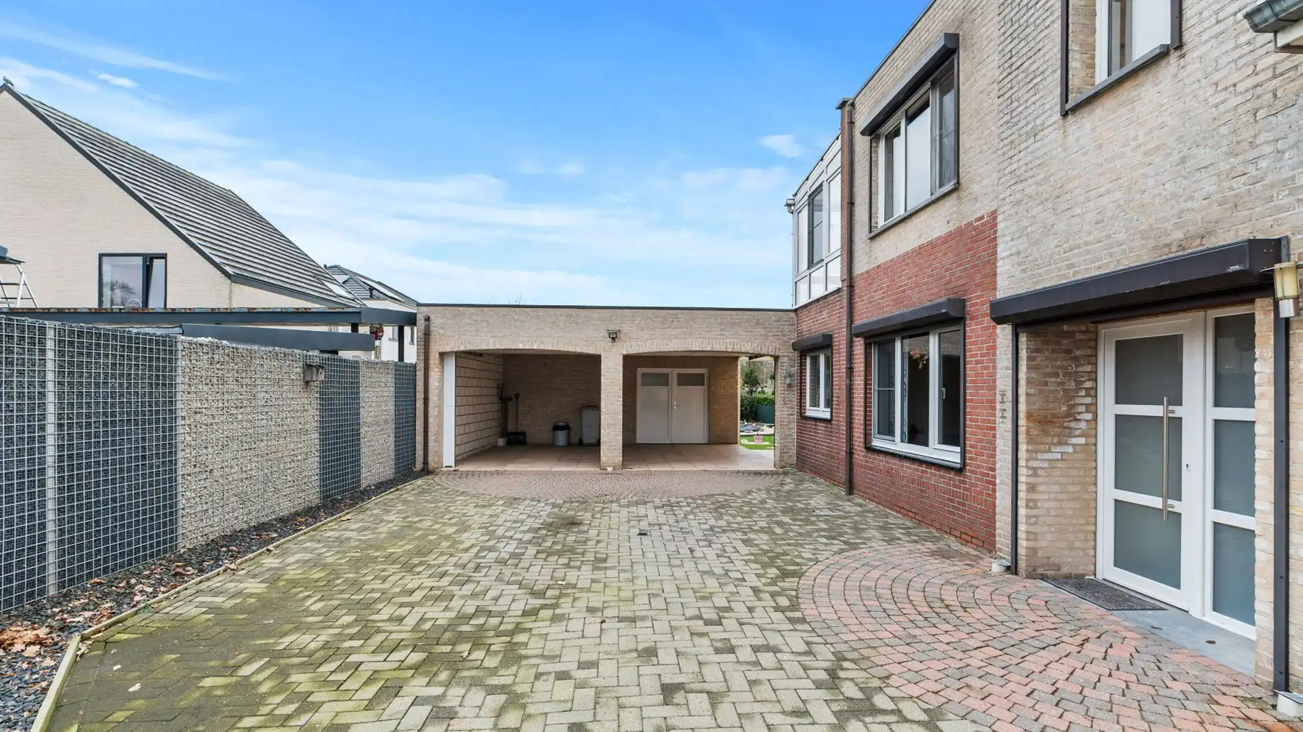 Riante gezinswoning met tal van mogelijkheden nabij Maastricht! foto 3