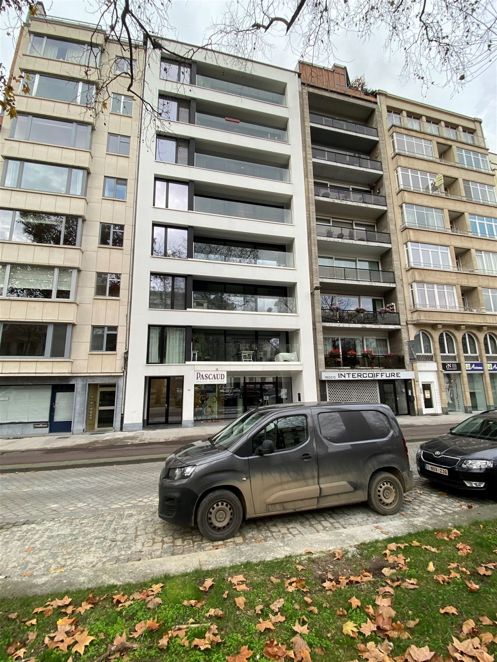 Studio met terras in recent gebouw. foto 7