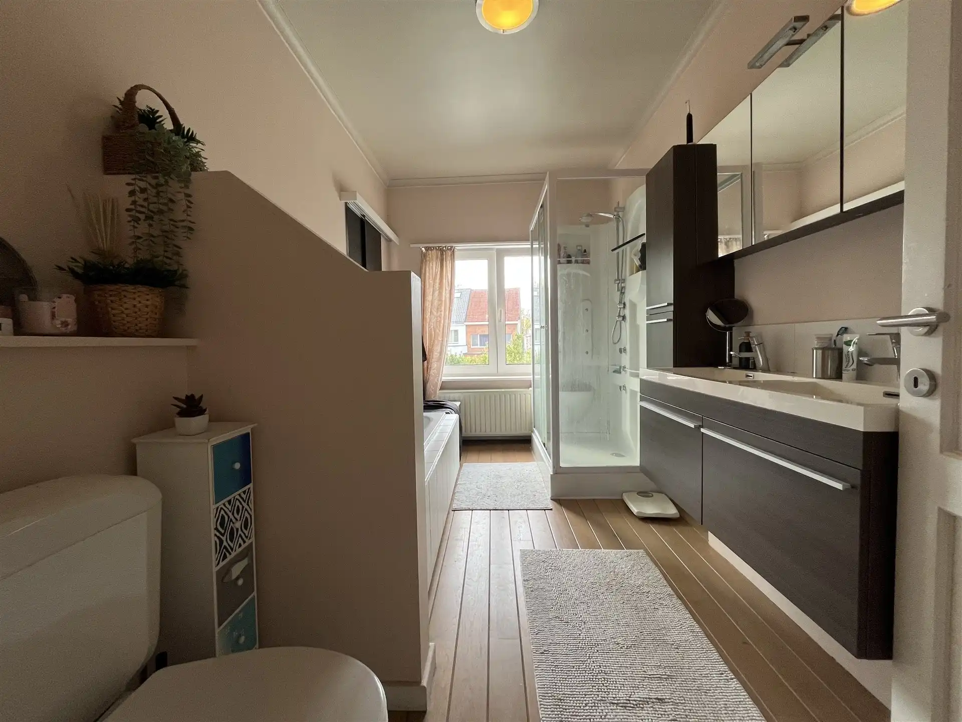 Halfopen bebouwing met garage en tuin foto 10