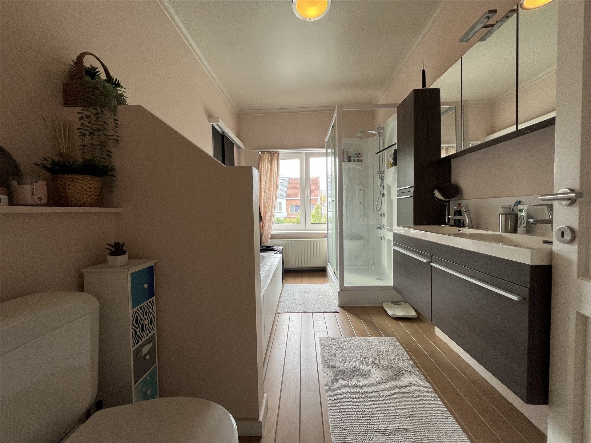 Halfopen bebouwing met garage en tuin foto 10