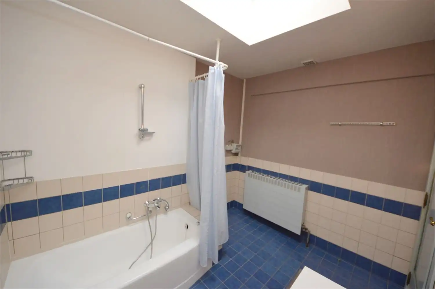 Veelzijdig handelspand met duplexappartement en terras – centrum Aalst foto 29