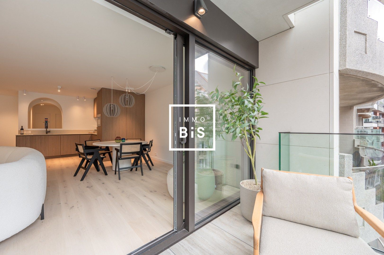 Stijlvol nieuwbouwappartement op toplocatie aan zee foto 5