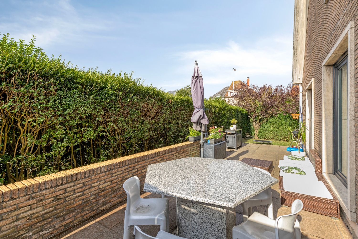 Karaktervolle gerenoveerde statige villa nabij Spuikom te koop foto 36