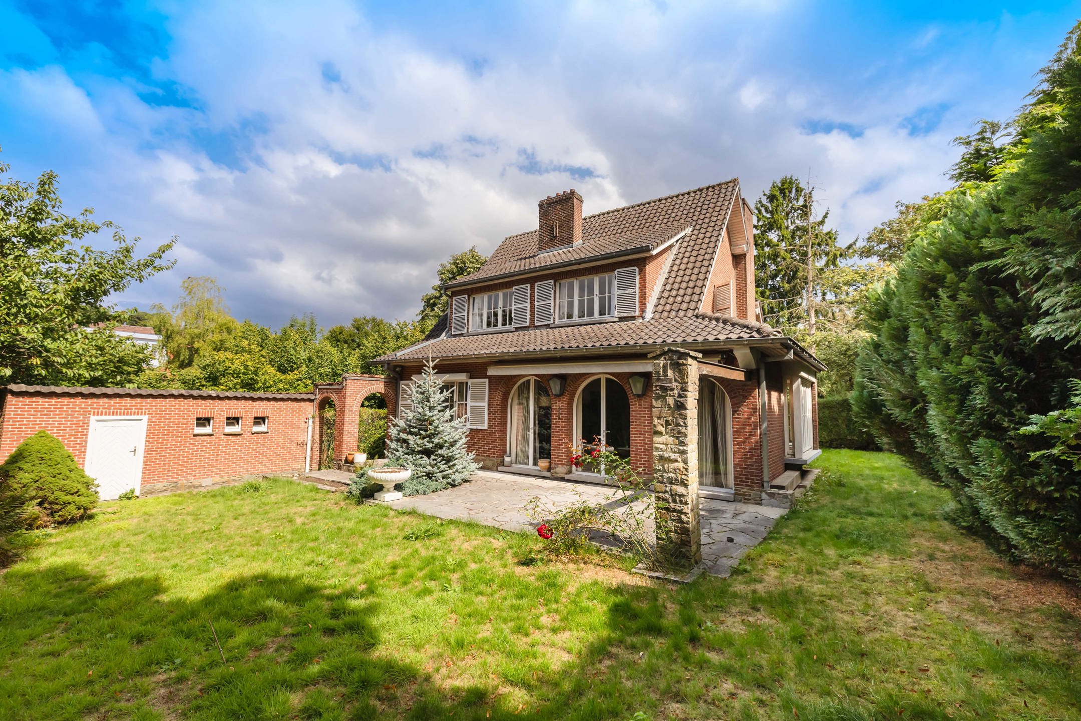 Villa met 4 slaapkamers in Ukkel foto {{pictureIndex}}