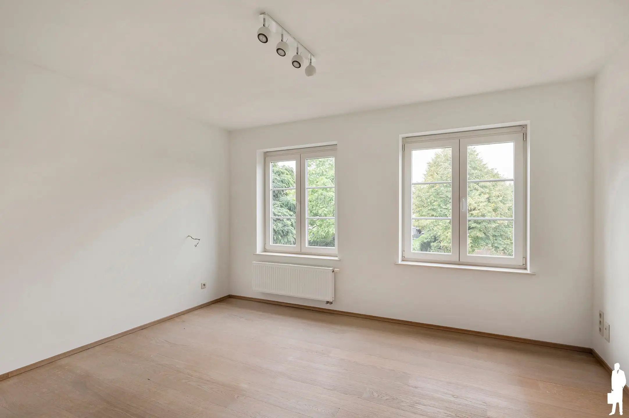 Goed onderhouden woning met 5 slaapkamers, 2 badkamers en een tuin centraal gelegen in Stabroek foto 16