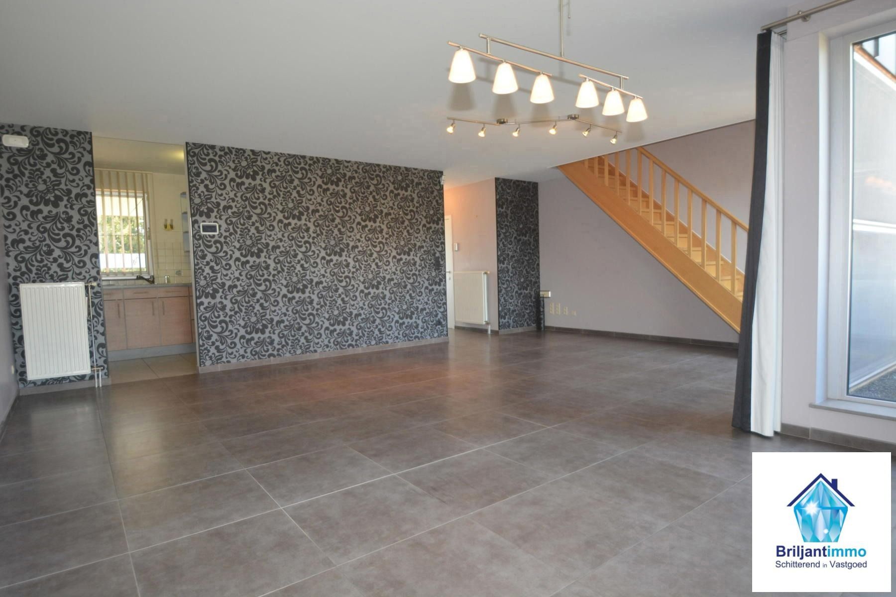 Ruim en instapklaar appartement met 3 slpkmrs en staanplaats foto 10