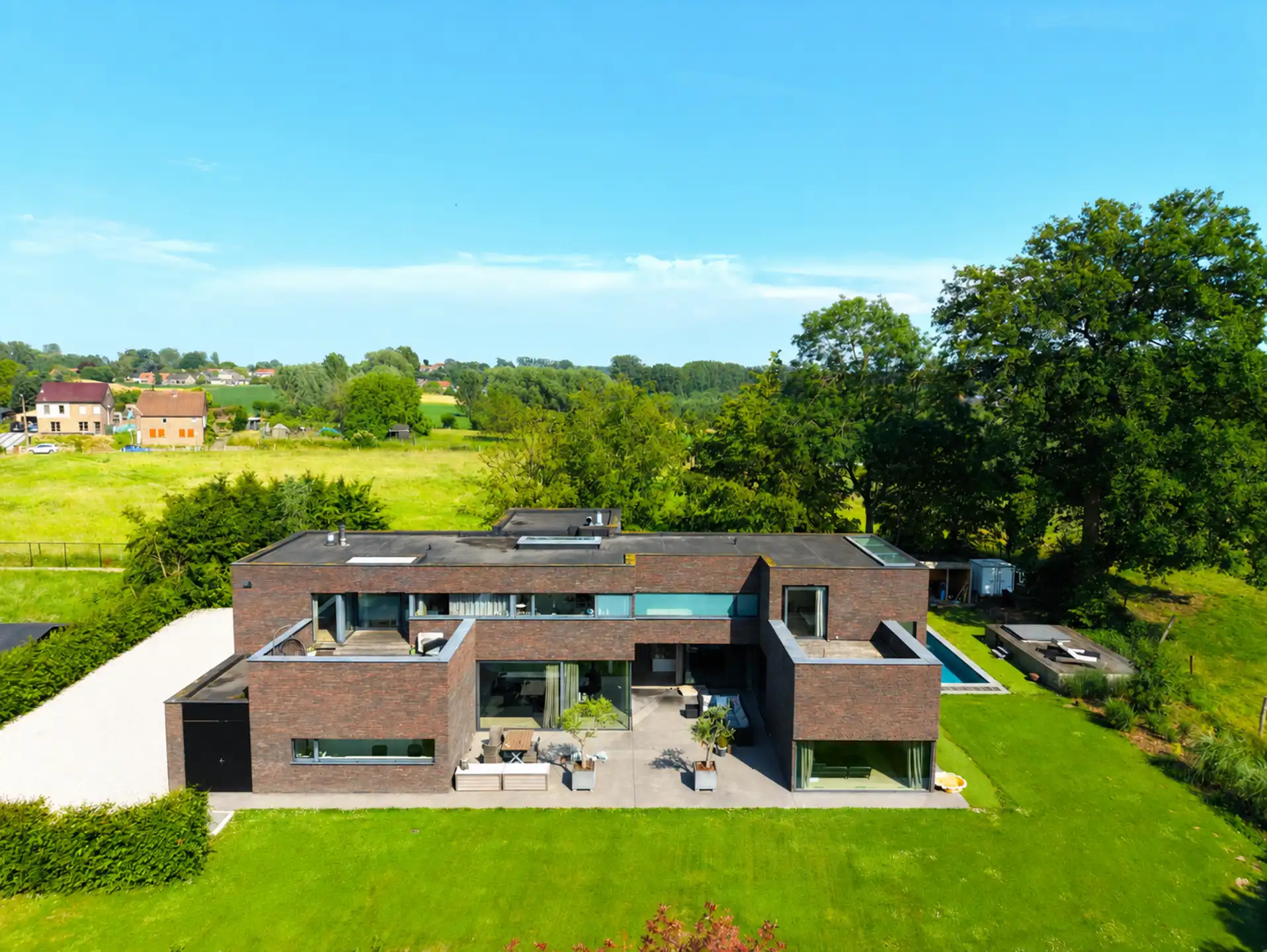 Riante villa met 5 slaapkamers, zwembad en weide  foto 20