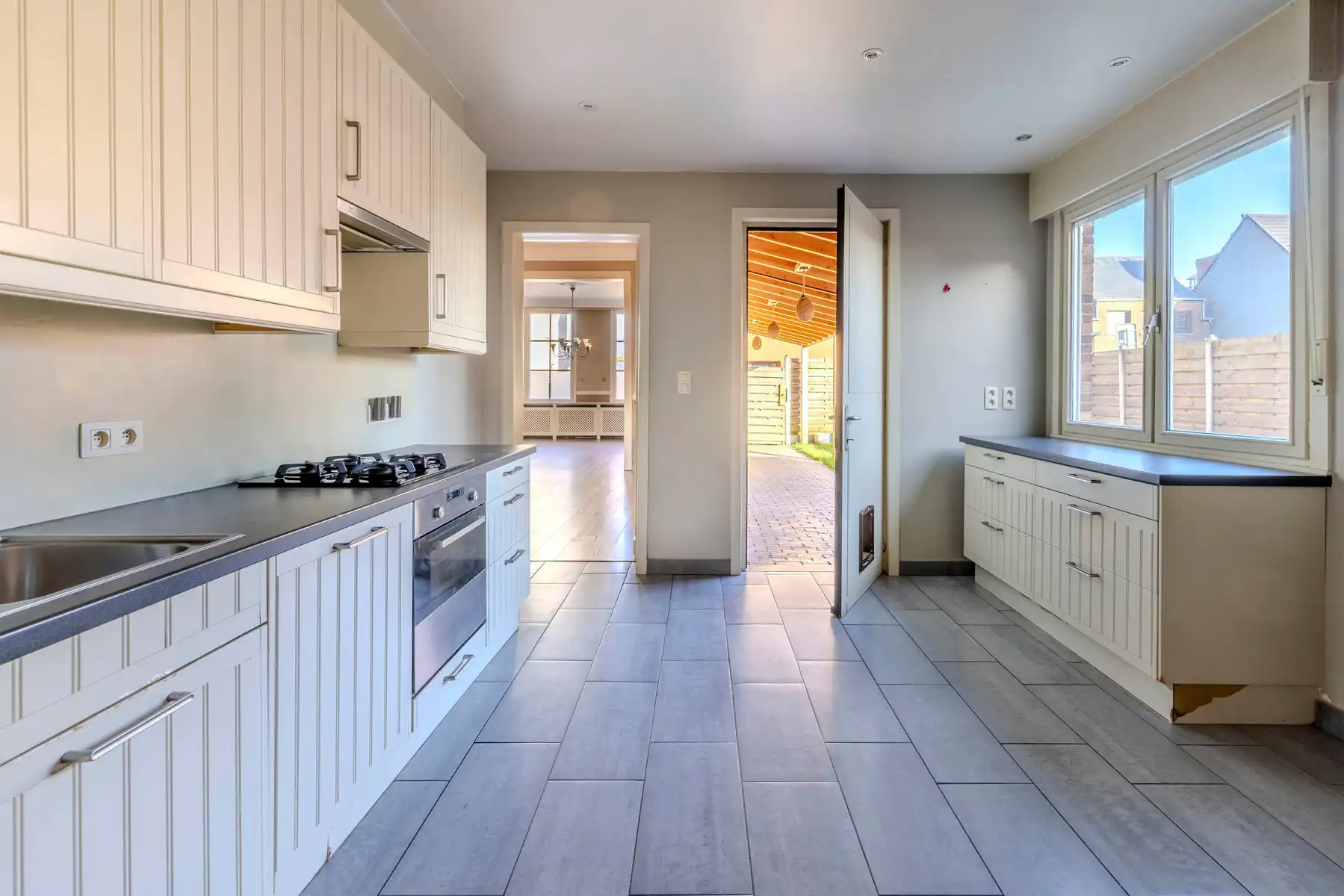 Charmante woning met 2 slpk + polyvalente ruimte en tuin foto 8