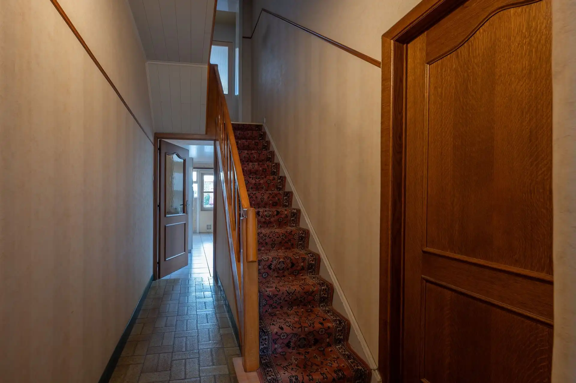 Grote gezinswoning met tuin en 7 slaapkamers nabij centrum en zee foto 15