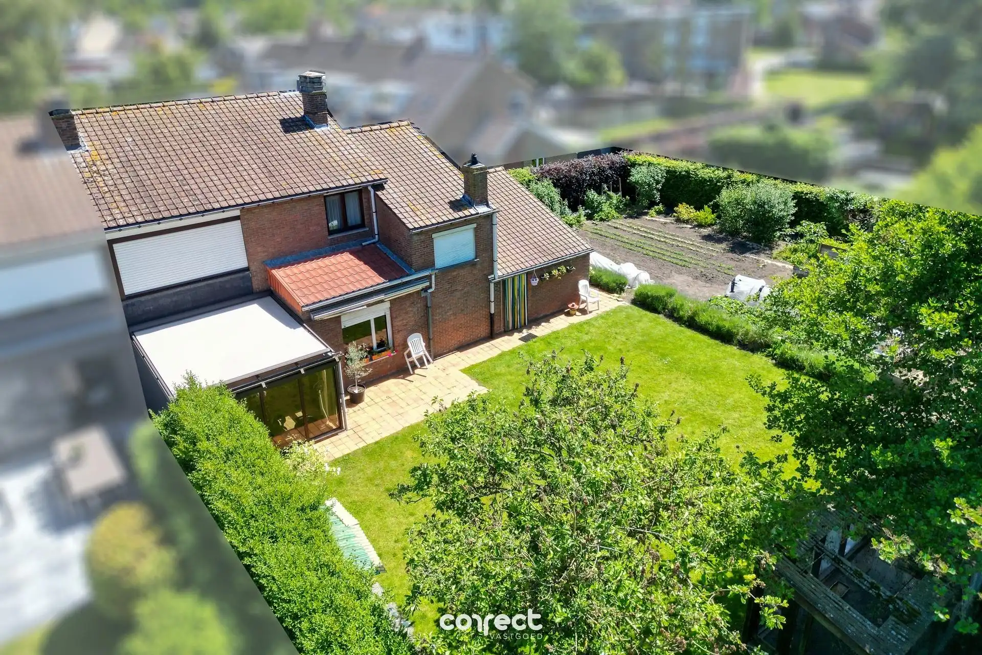 Op te frissen woning op ruim perceel van 857 m². foto 19