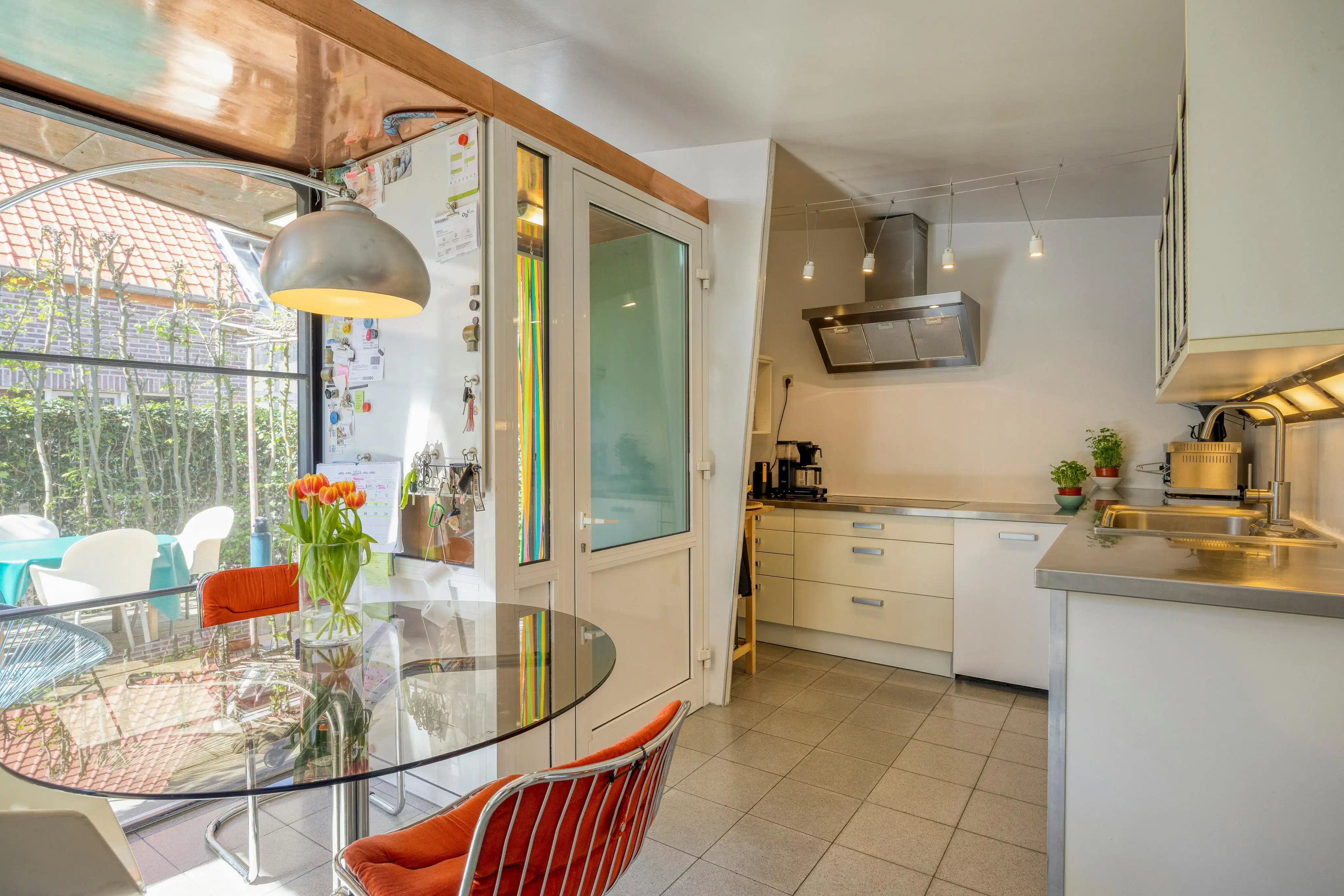 Instapklare gezinswoning met 5 slaapkamers en ruime tuin foto 9