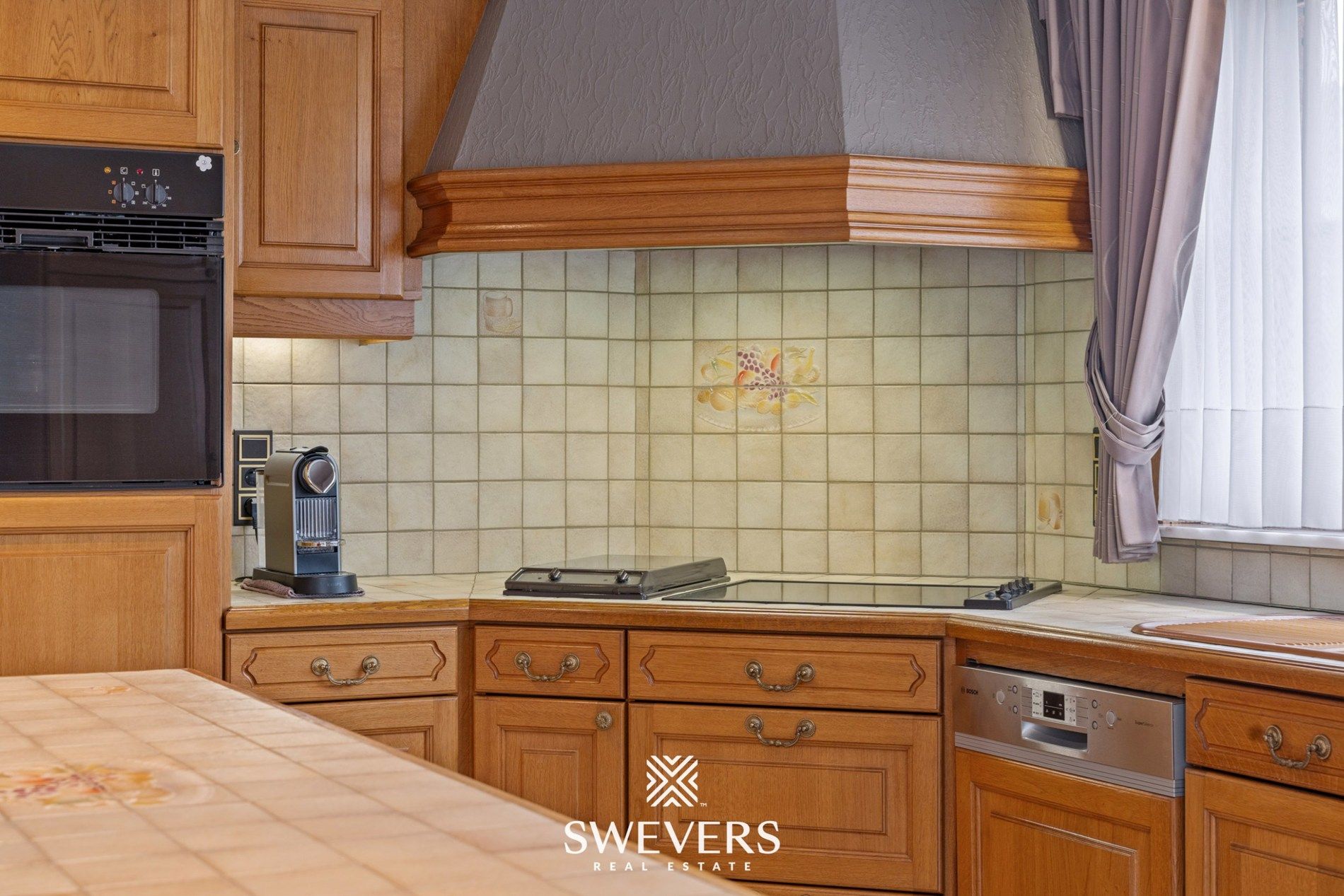 Villa met 395m² woonruimte op 48a zuidgericht perceel foto 10