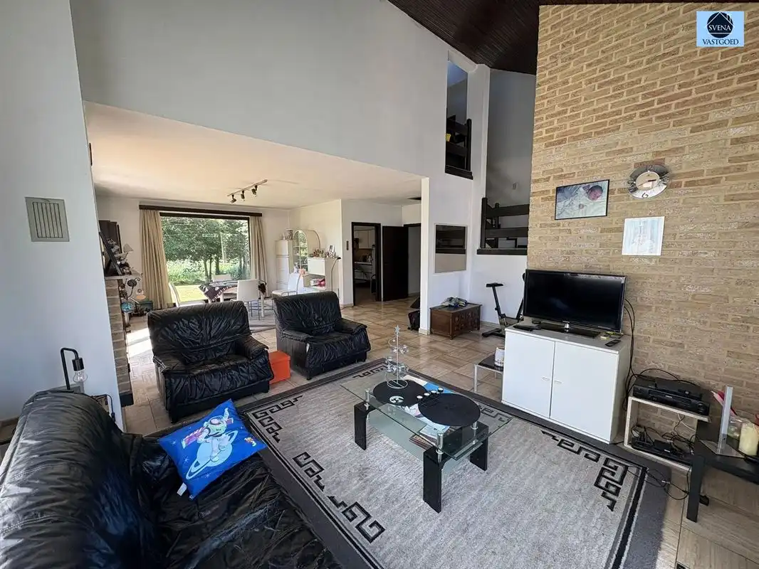 RUSTIG GELEGEN CHARMANTE VIERGEVELWONING MET 4 SLAAPKAMERS foto 3