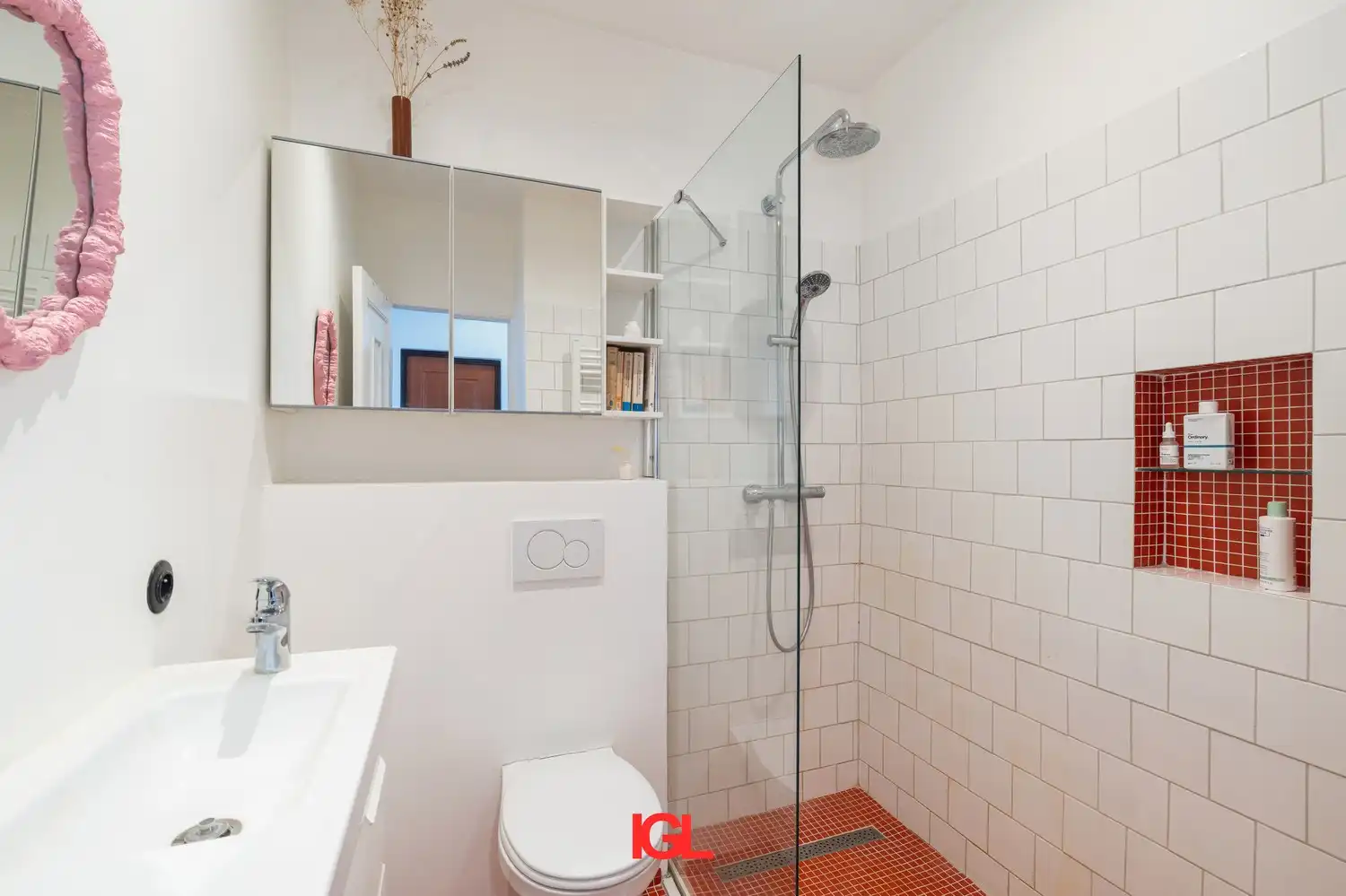 Lumineus appartement met 2 slaapkamers en terras te centrum Molenbeek foto 9