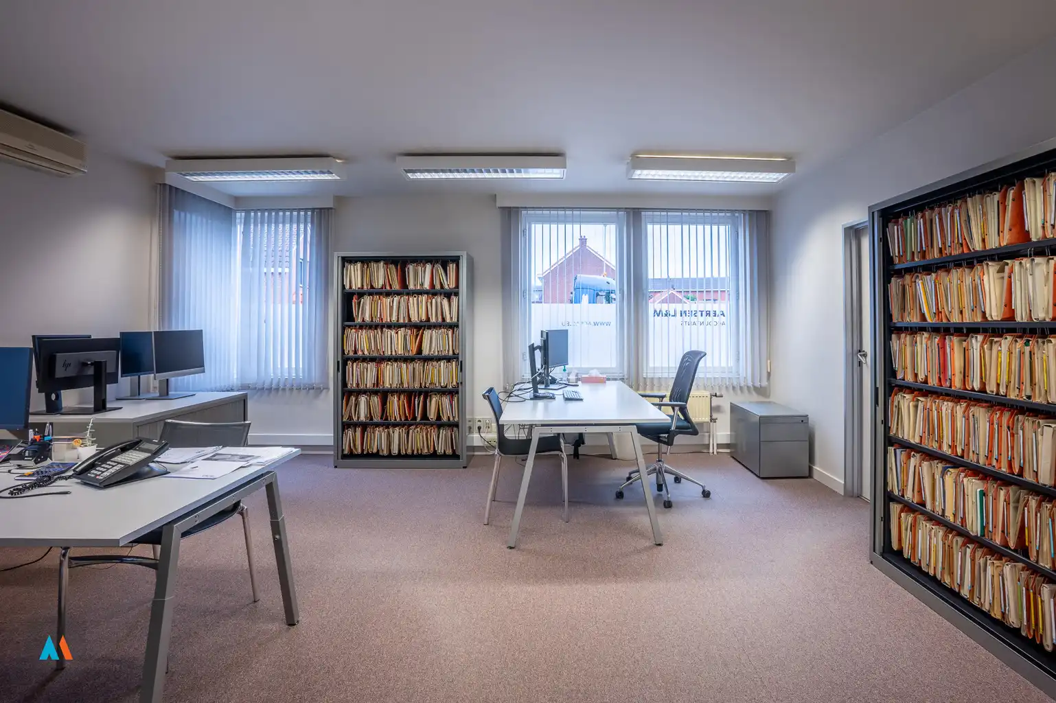 Kantoorgebouw met dakappartement foto 8