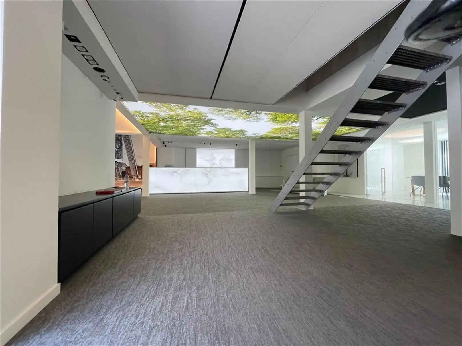 Kantoorgebouw foto 12