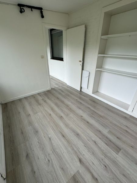 Dakappartement met ruim terras tegenover Shopping1 foto 24