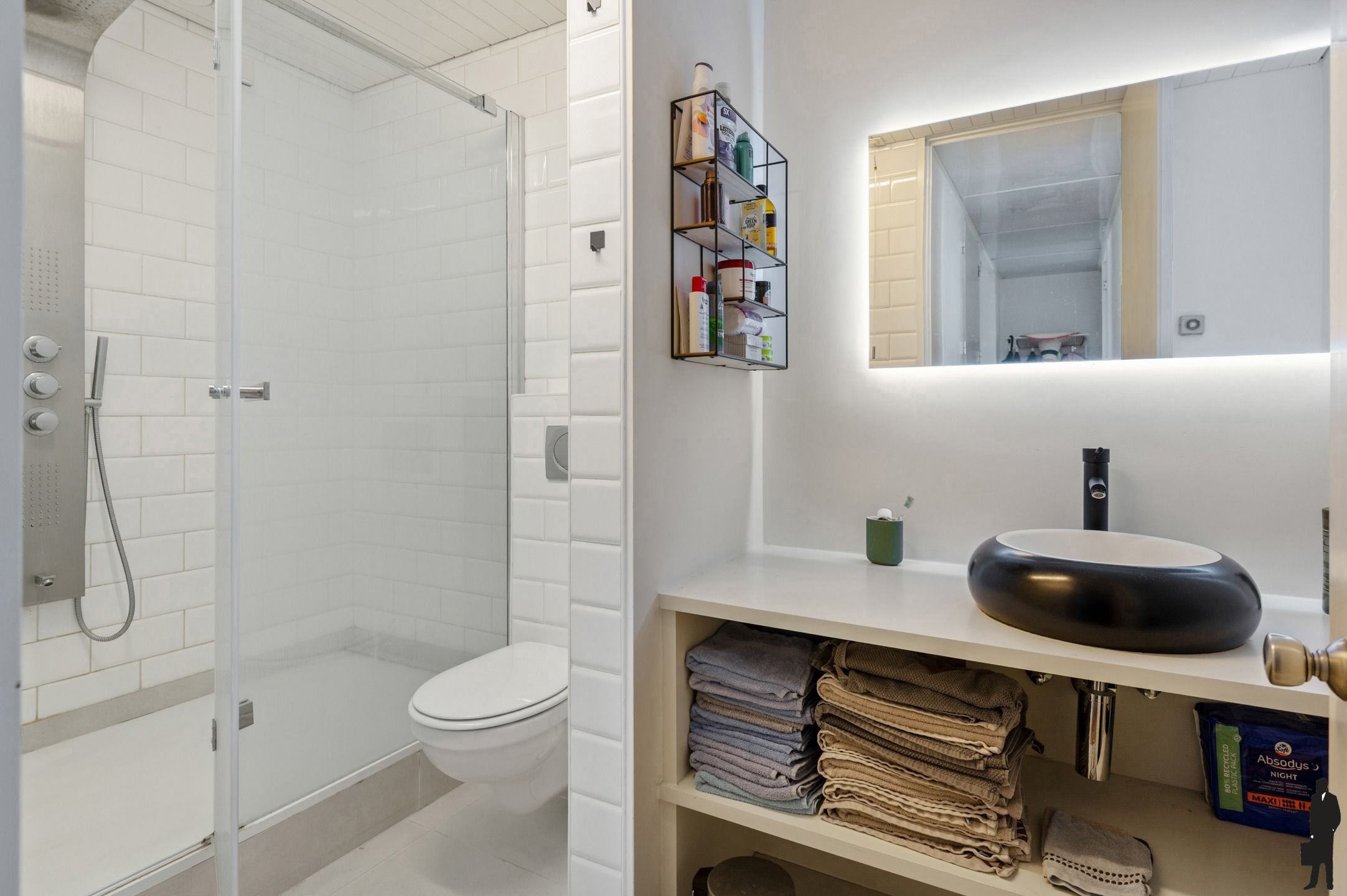 Ruim en licht appartement met twee terrassen foto 17