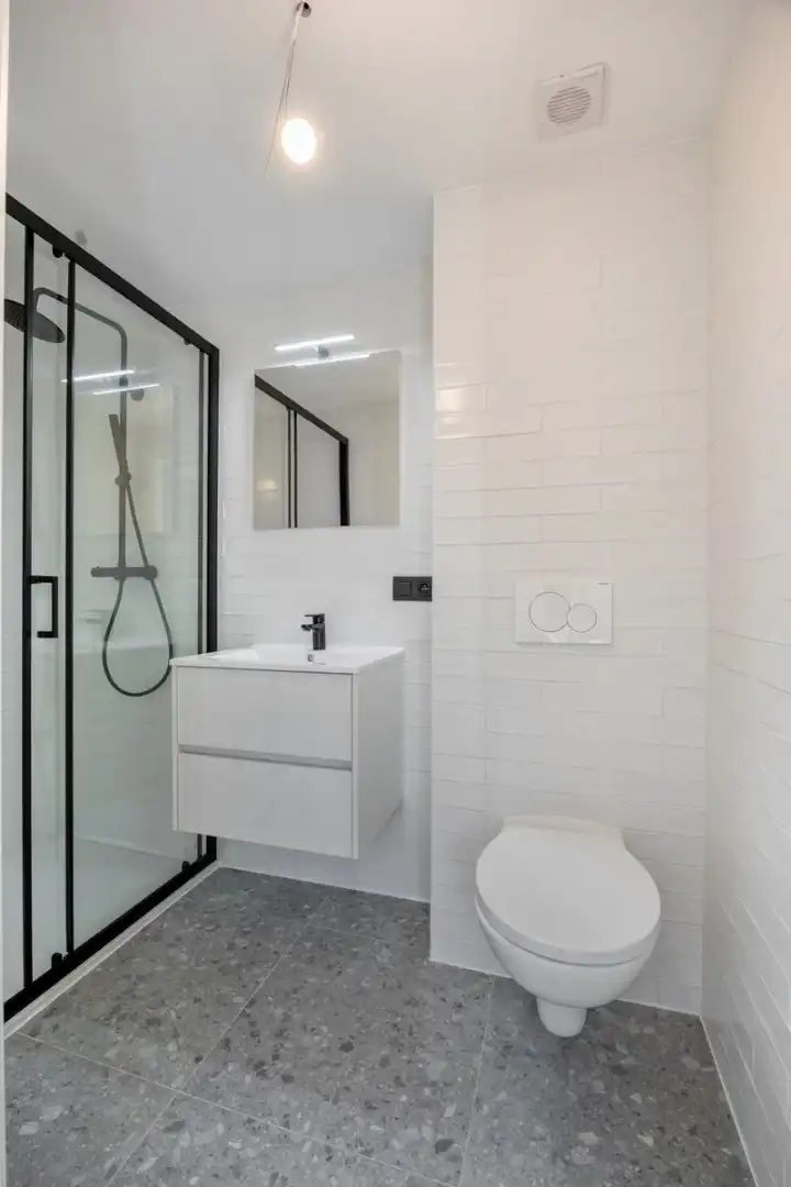 Volledig gerenoveerd en gemeubelde studentenkamer met privé badkamer en tuin - EPC A!  foto 33