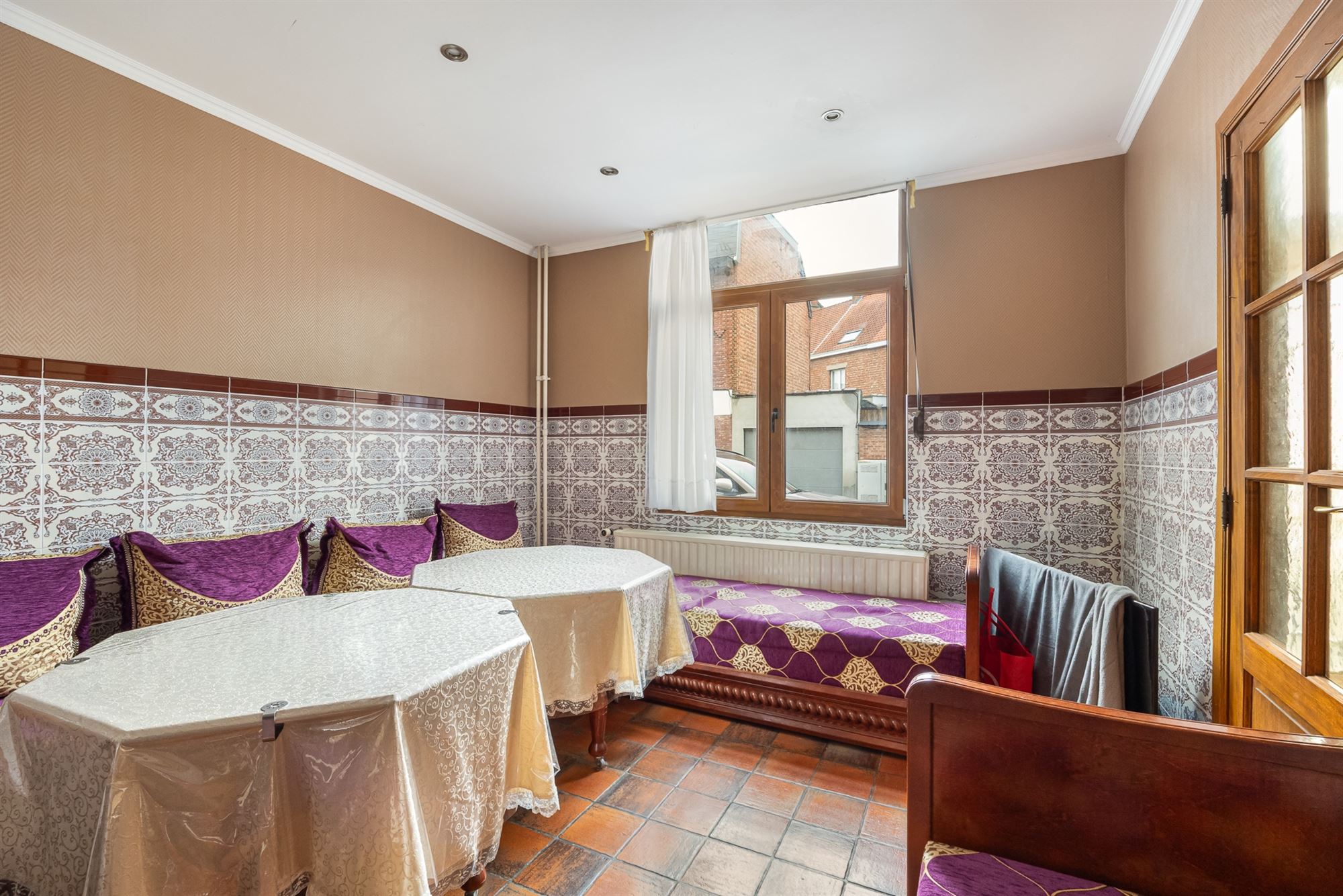 Gezinswoning met vier slaapkamers en tuin foto 4