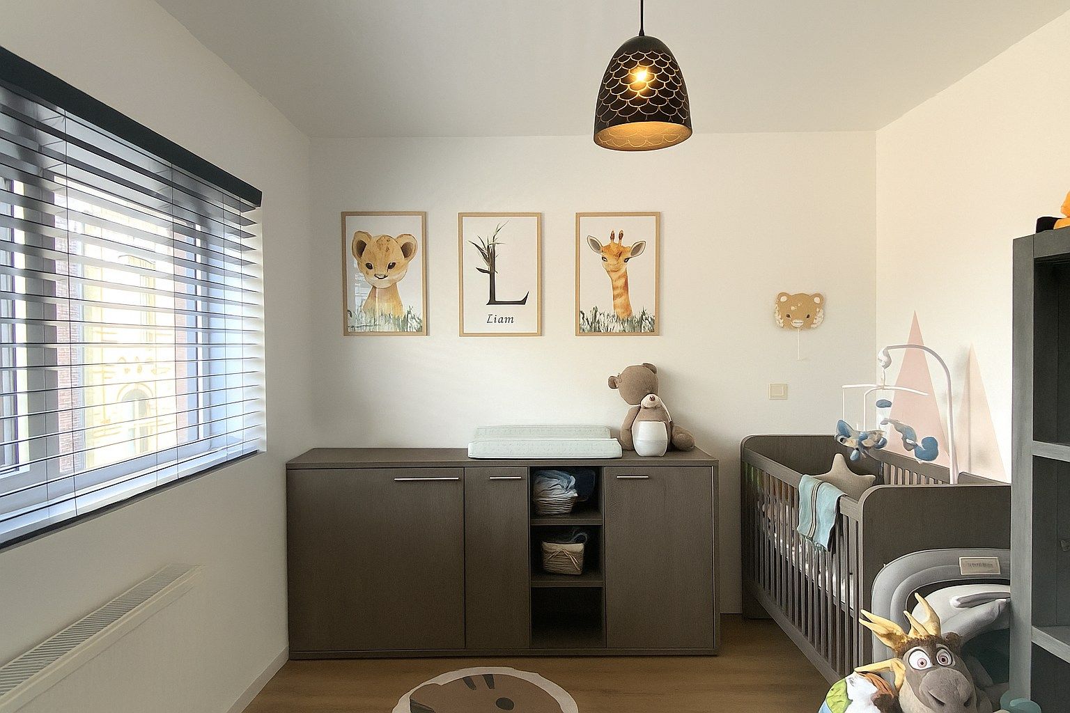 INSTAPKLARE RIJWONING MET 3 SLAAPKAMERS, GARAGE EN TUIN foto 7