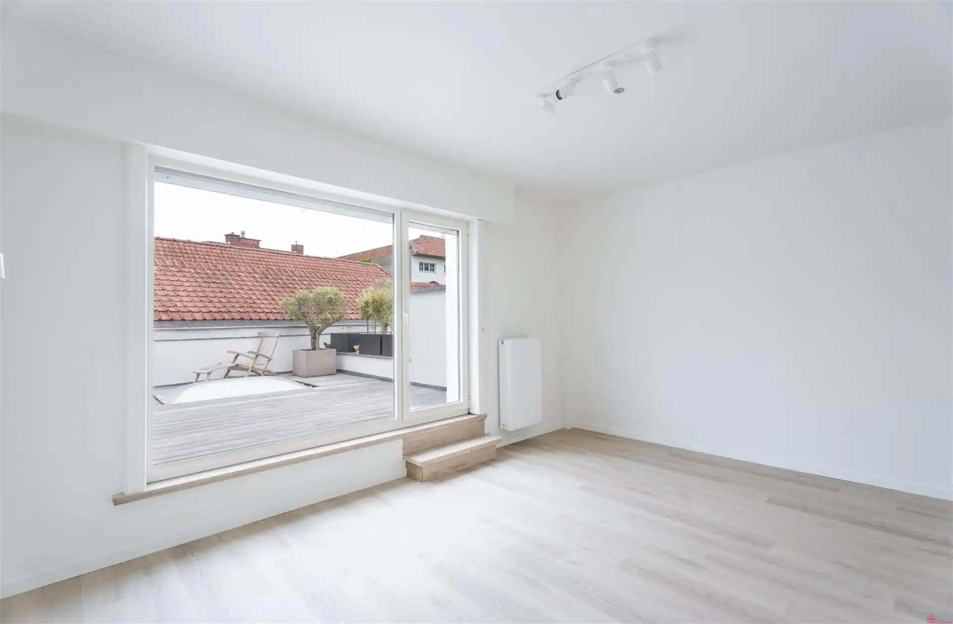 Volledig gerenoveerd appartement met zalig terras foto 15