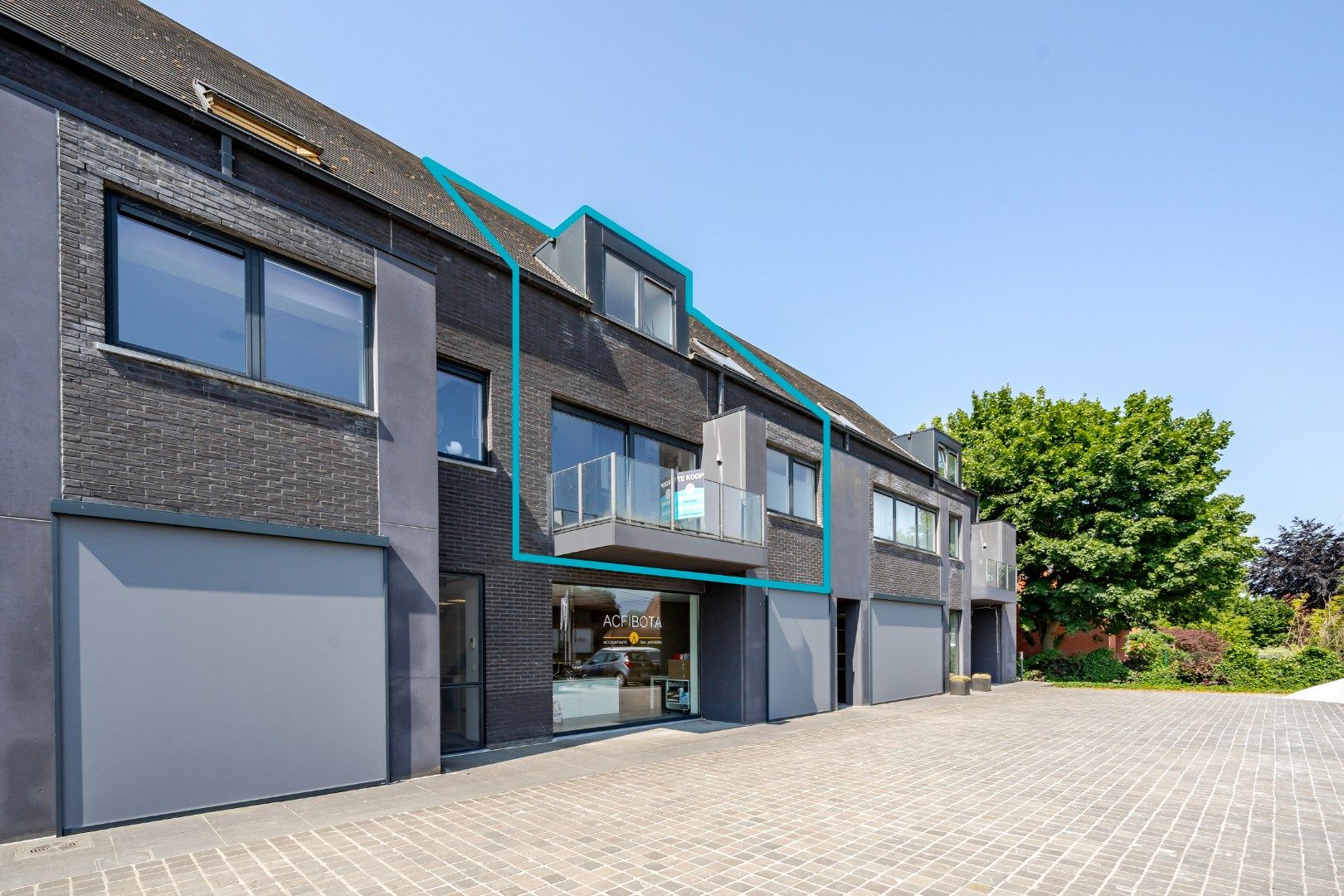 Ruim en lichtrijk 3 SLK duplex appartement foto {{pictureIndex}}