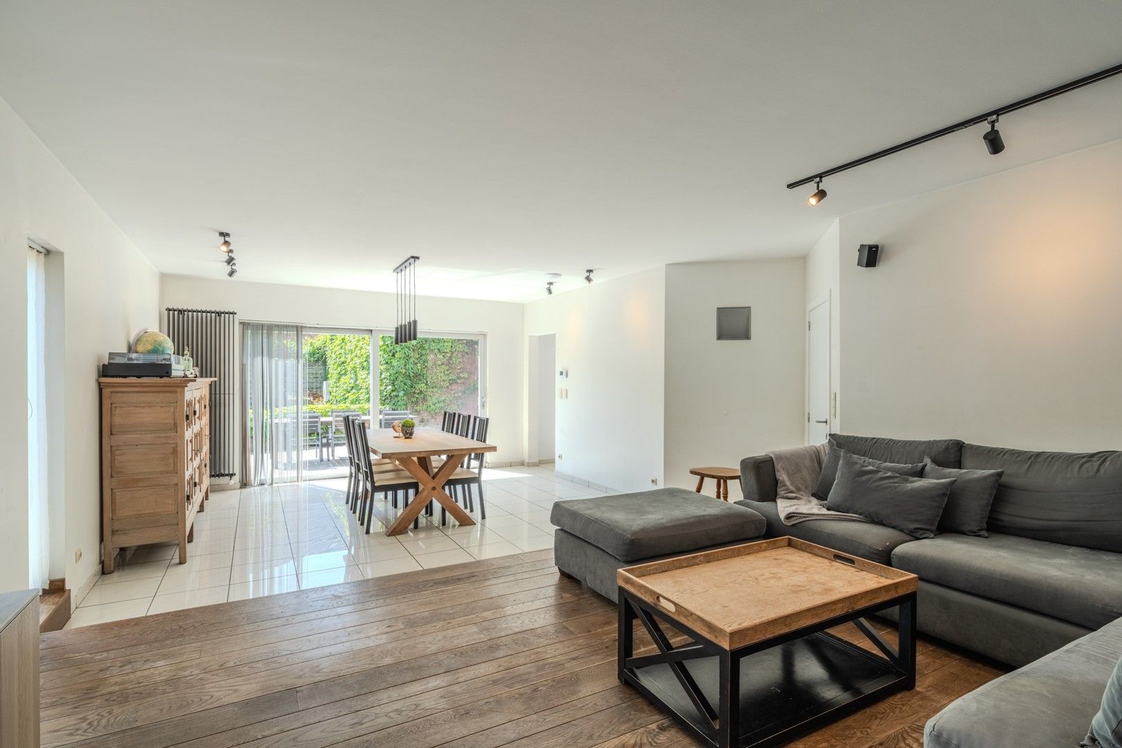 Instapklare woning met loods en vakantie-appartement foto 2