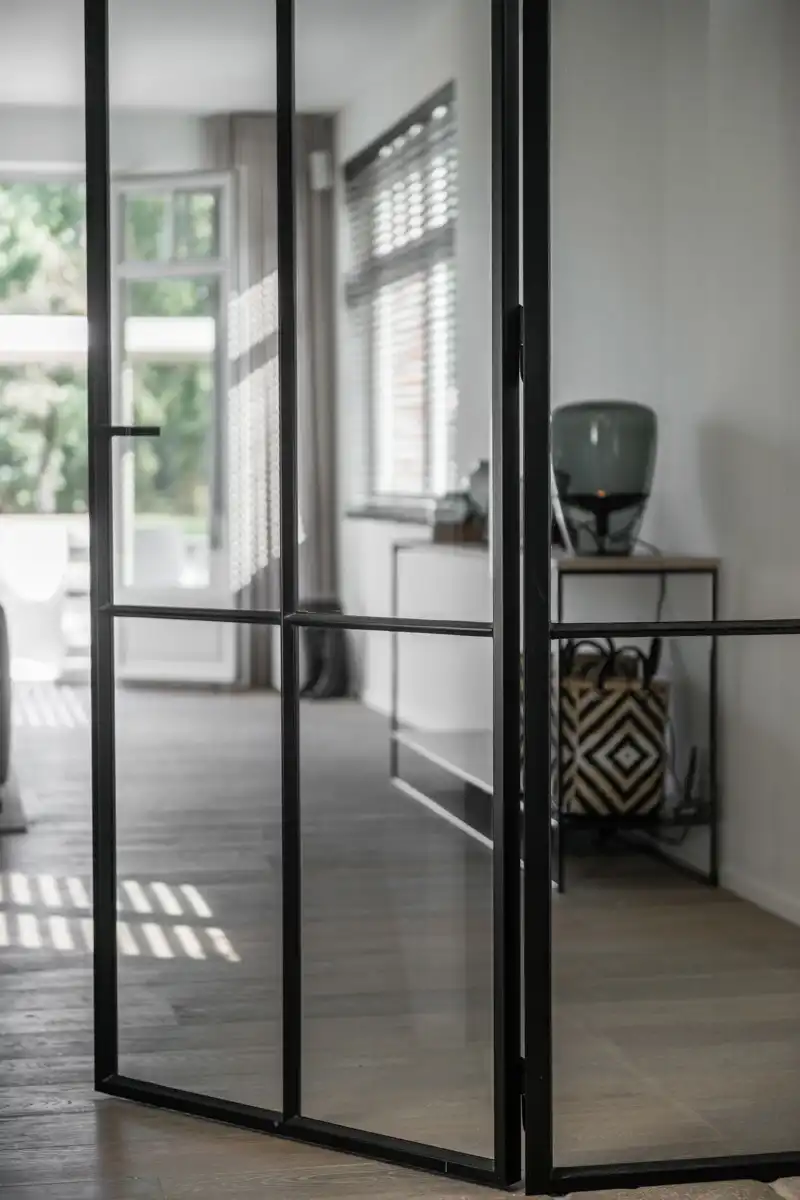 Exclusieve instapklare woning met zwembad en open groenzicht foto 9